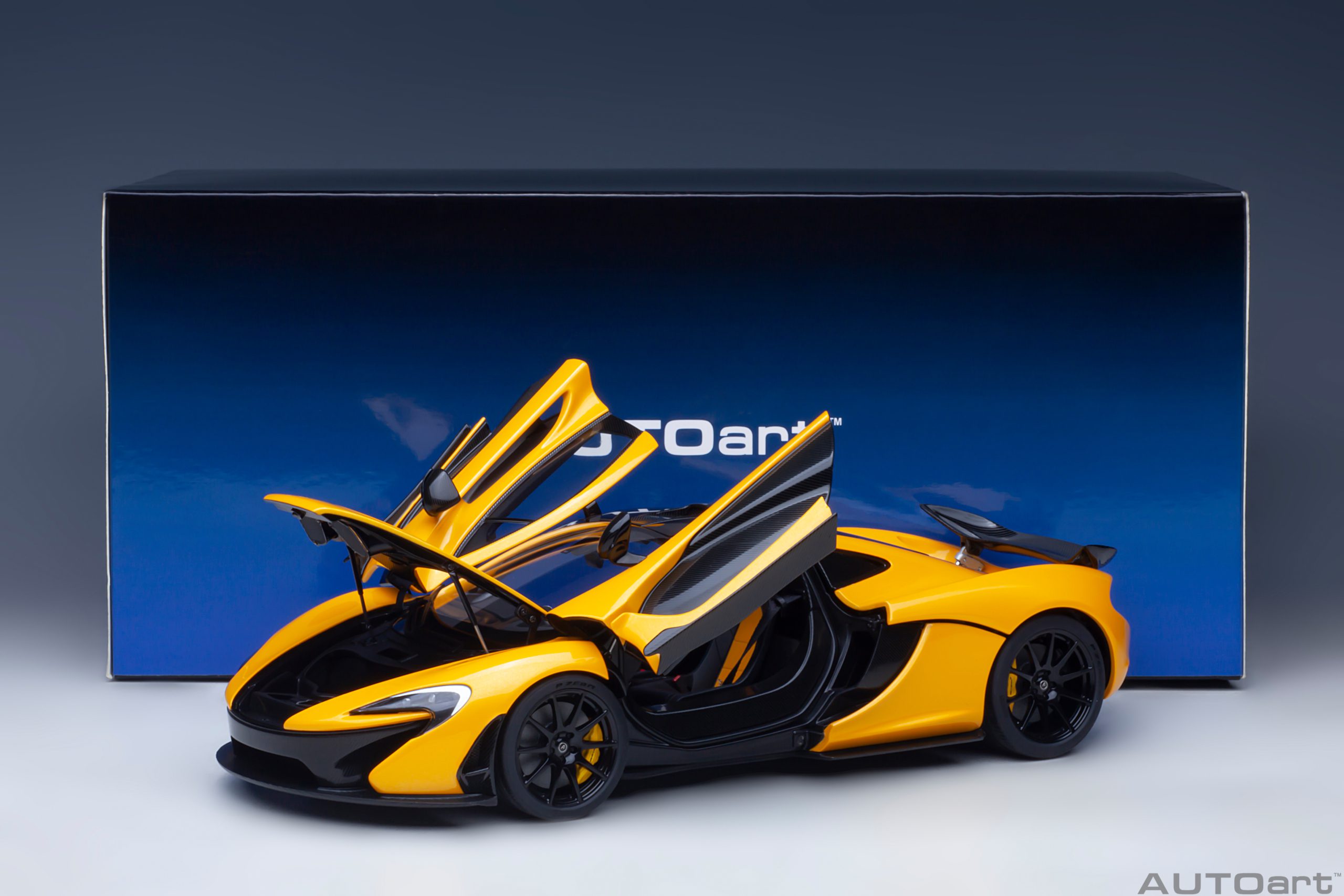 AUTOart McLaren P1 2013 1:18 - Volcano Yellow - Immagine 24