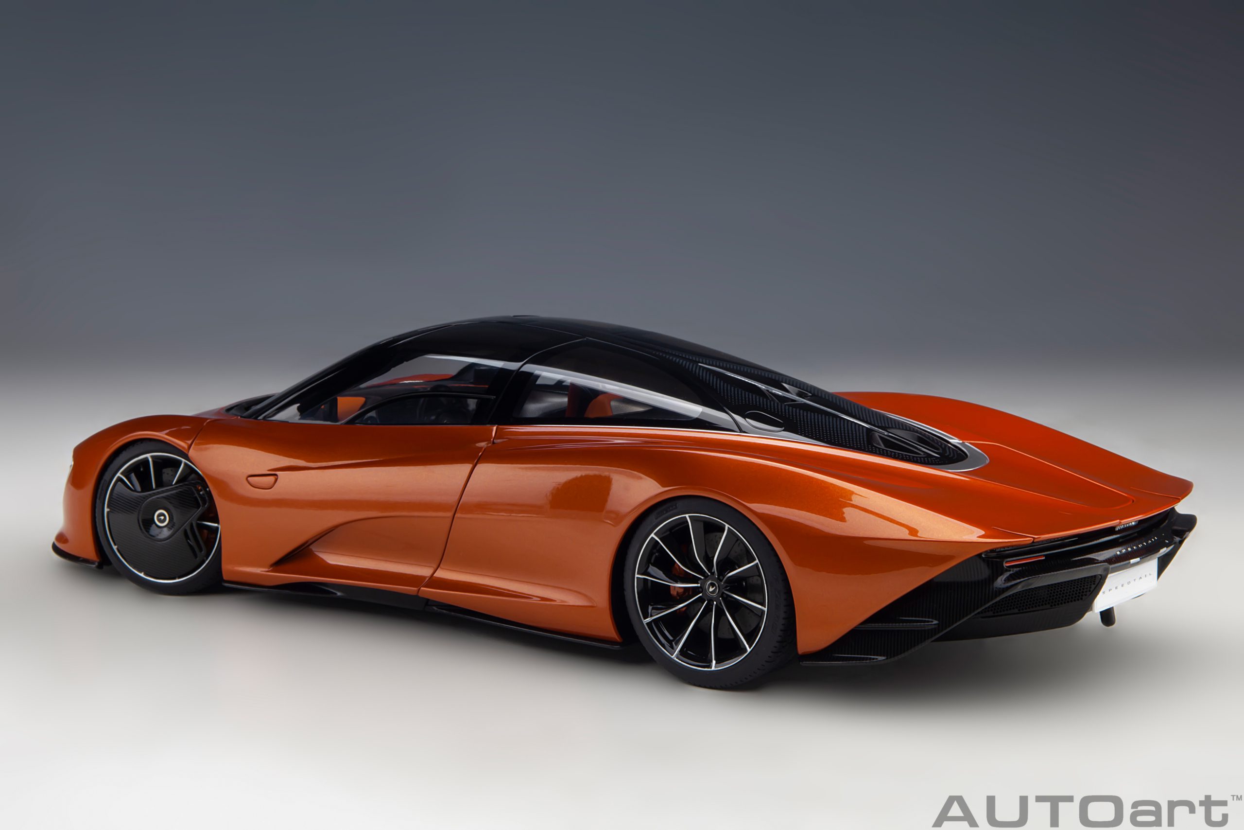 AUTOart McLaren Speedtail 1:18 - Volcano Orange - Image 2