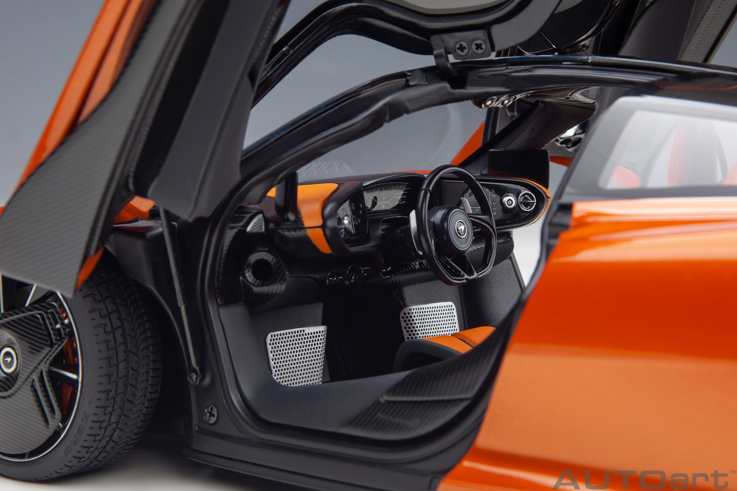 AUTOart McLaren Speedtail 1:18 - Volcano Orange - Image 9