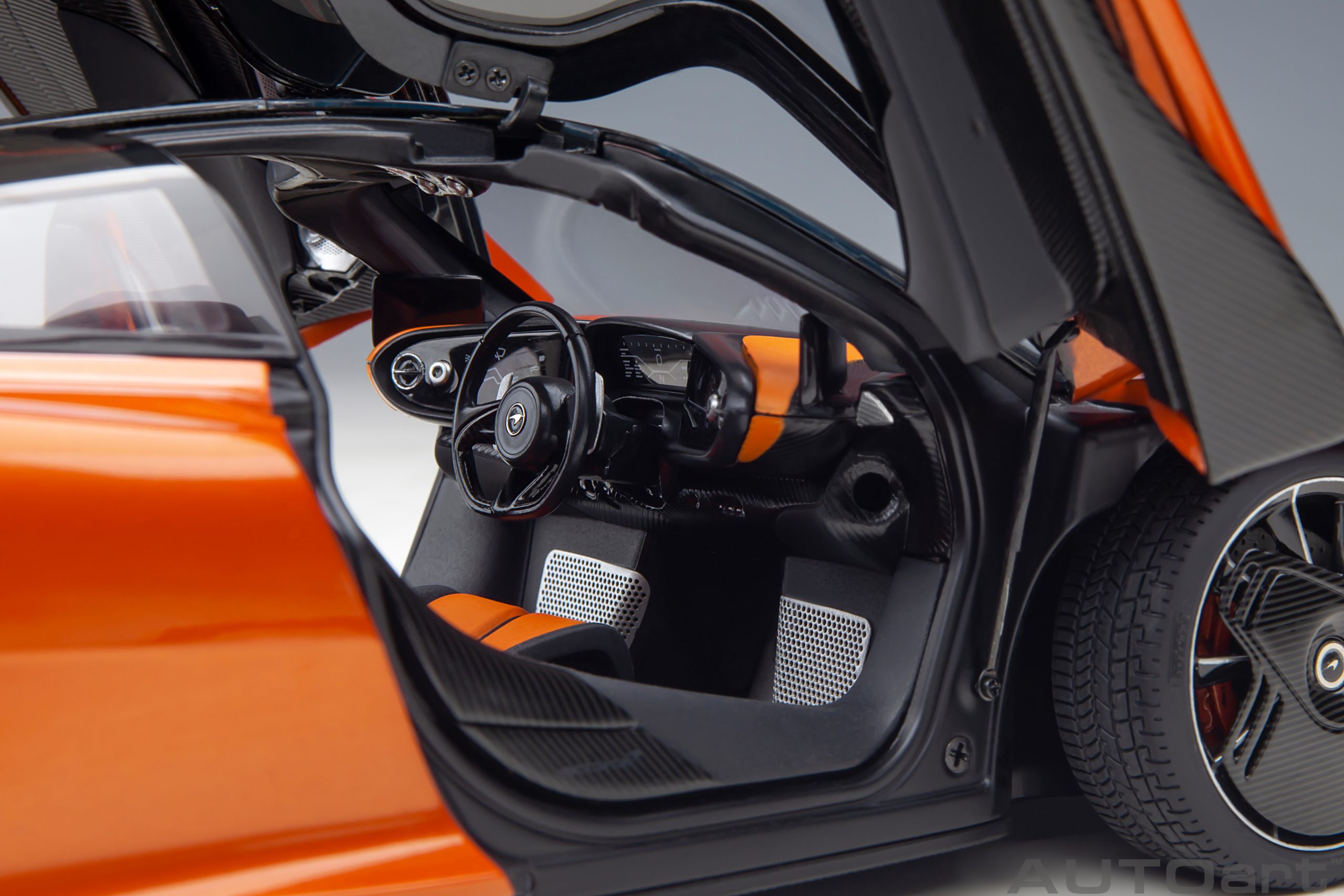 AUTOart McLaren Speedtail 1:18 - Volcano Orange - Image 10