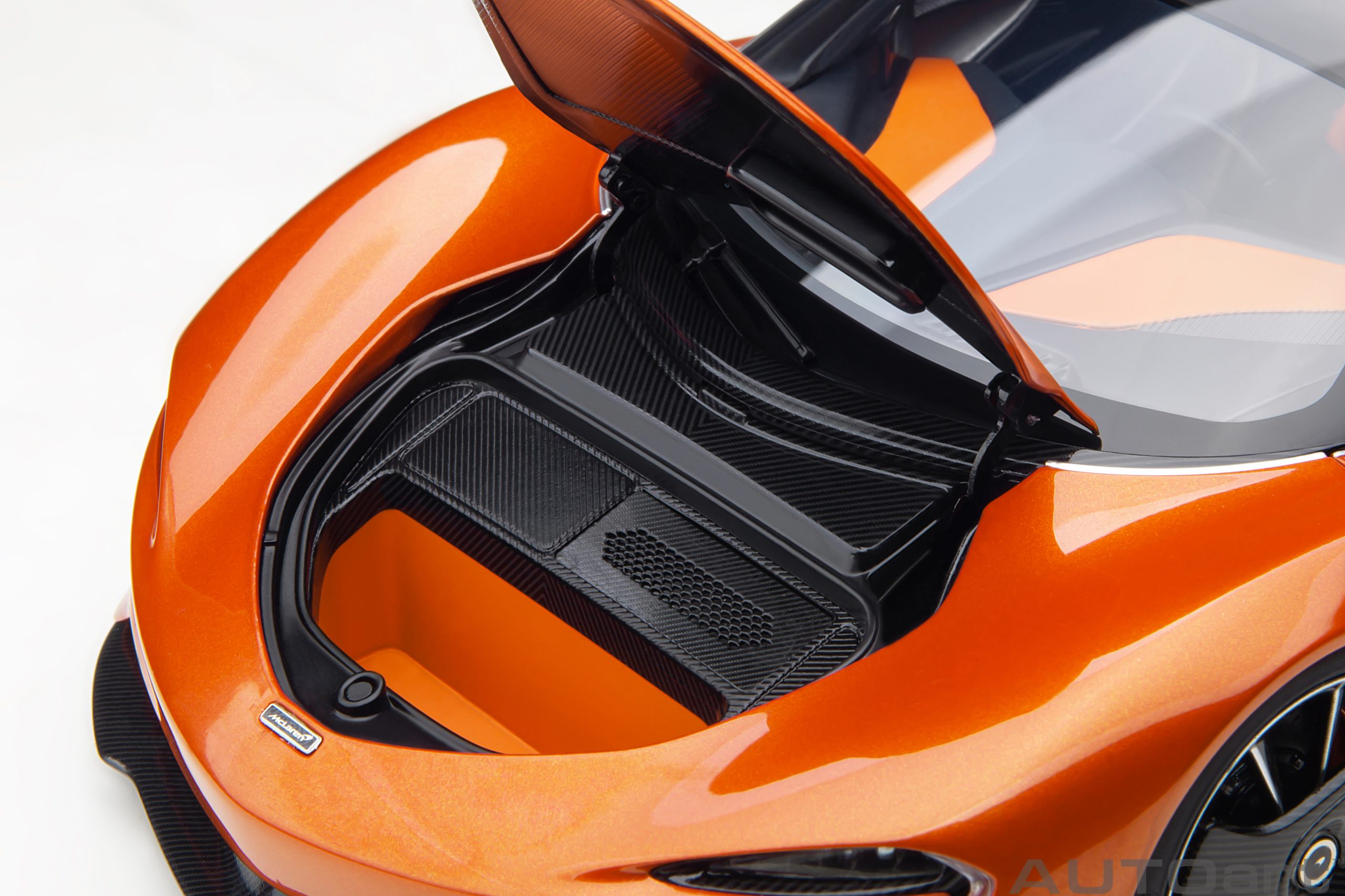 AUTOart McLaren Speedtail 1:18 - Volcano Orange - Image 11