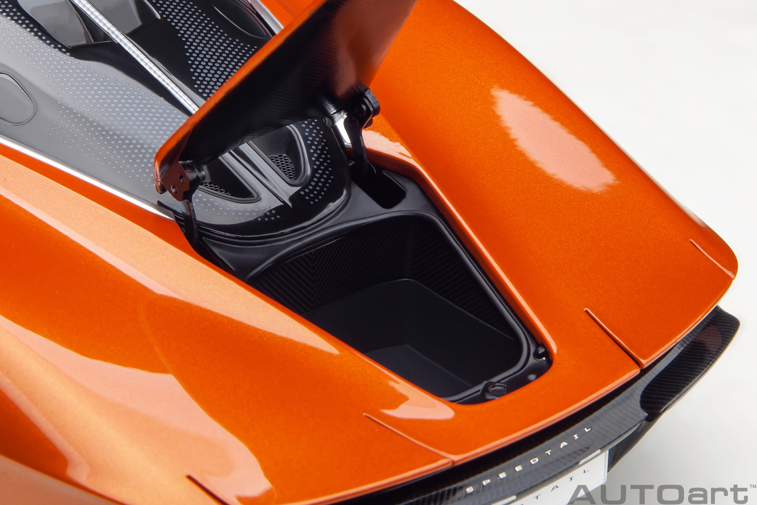 AUTOart McLaren Speedtail 1:18 - Volcano Orange - Image 17