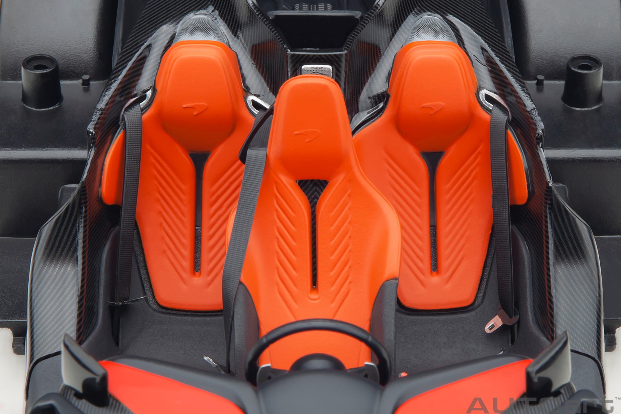 AUTOart McLaren Speedtail 1:18 - Volcano Orange - Image 19