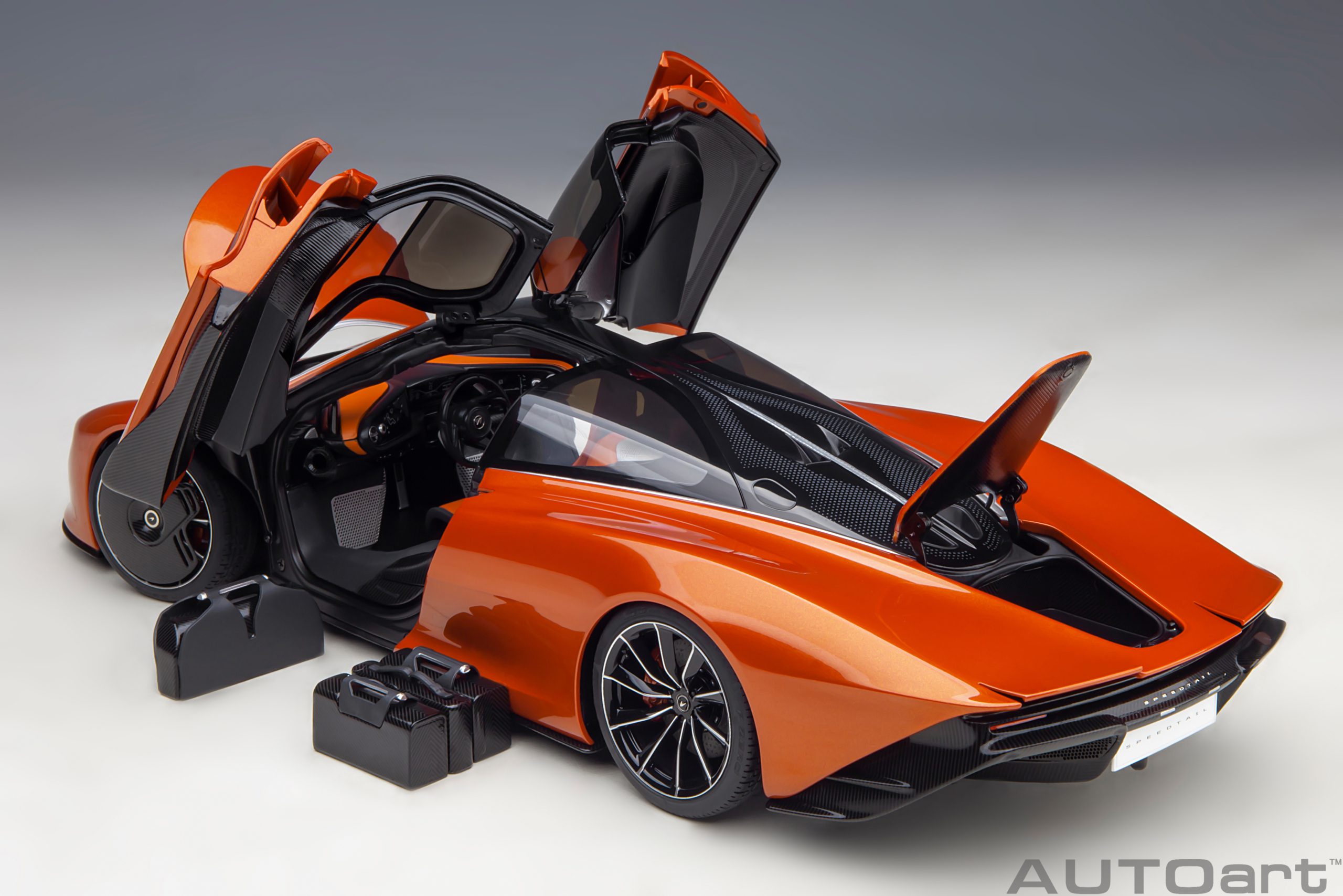 AUTOart McLaren Speedtail 1:18 - Volcano Orange - Image 21