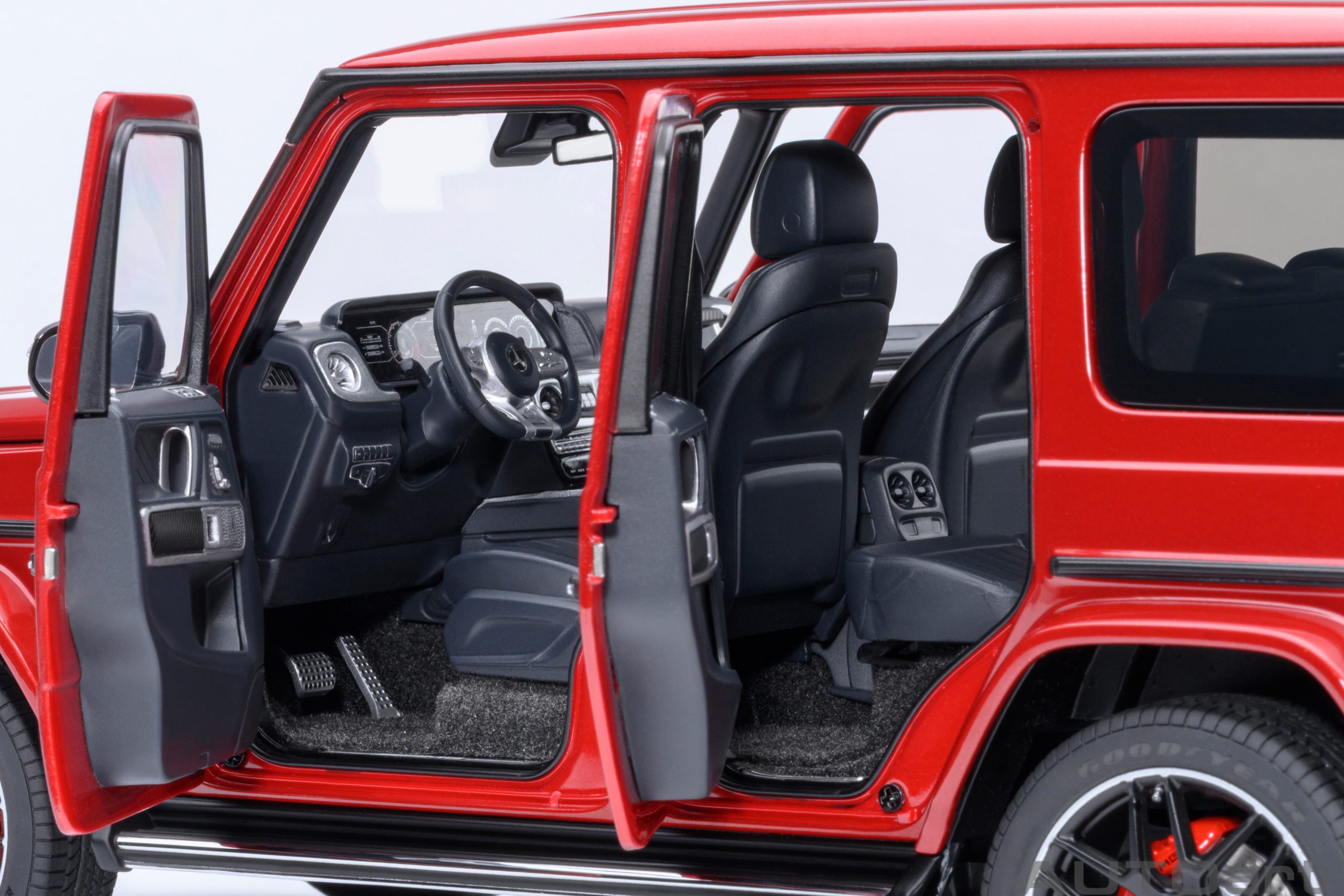 AUTOart Mercedes-AMG G63 2019 1:18 - Designo Cardinal Red Metallic - Image 9