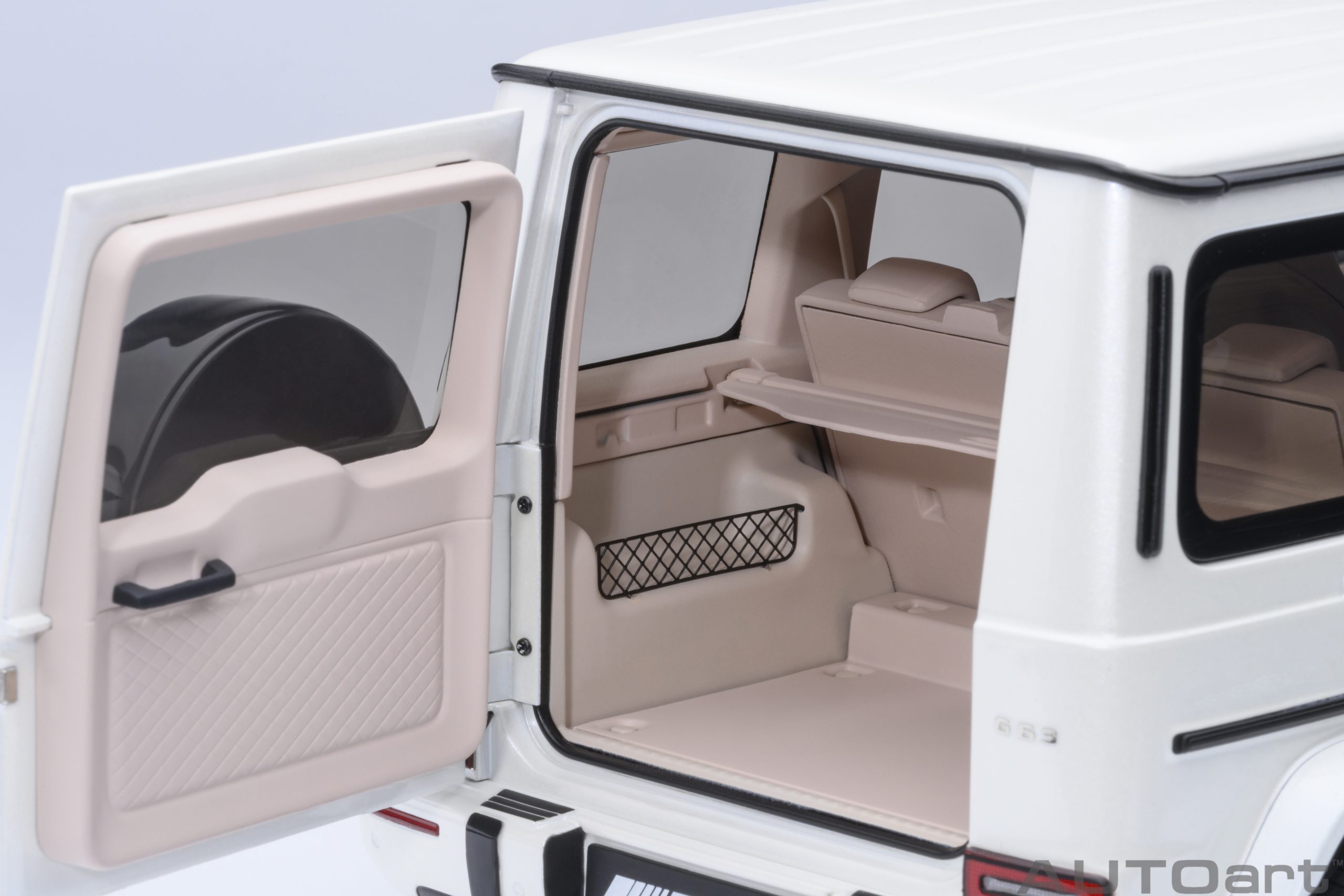 AUTOart Mercedes-AMG G63 2019 1:18 - Designo Brilliant White Metallic - Image 13