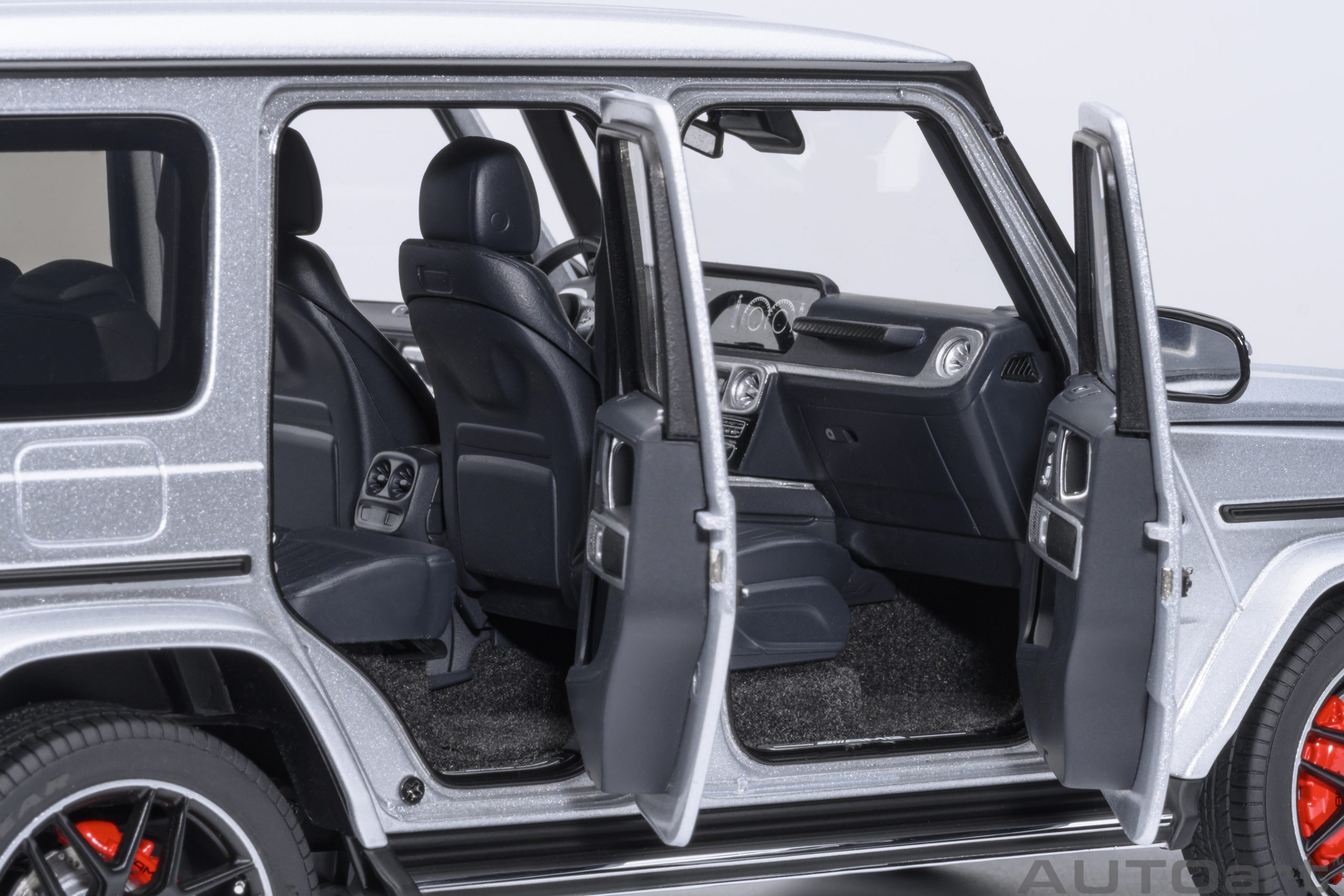 AUTOart Mercedes-AMG G63 2019 1:18 - Iridium Silver Metallic - Image 10