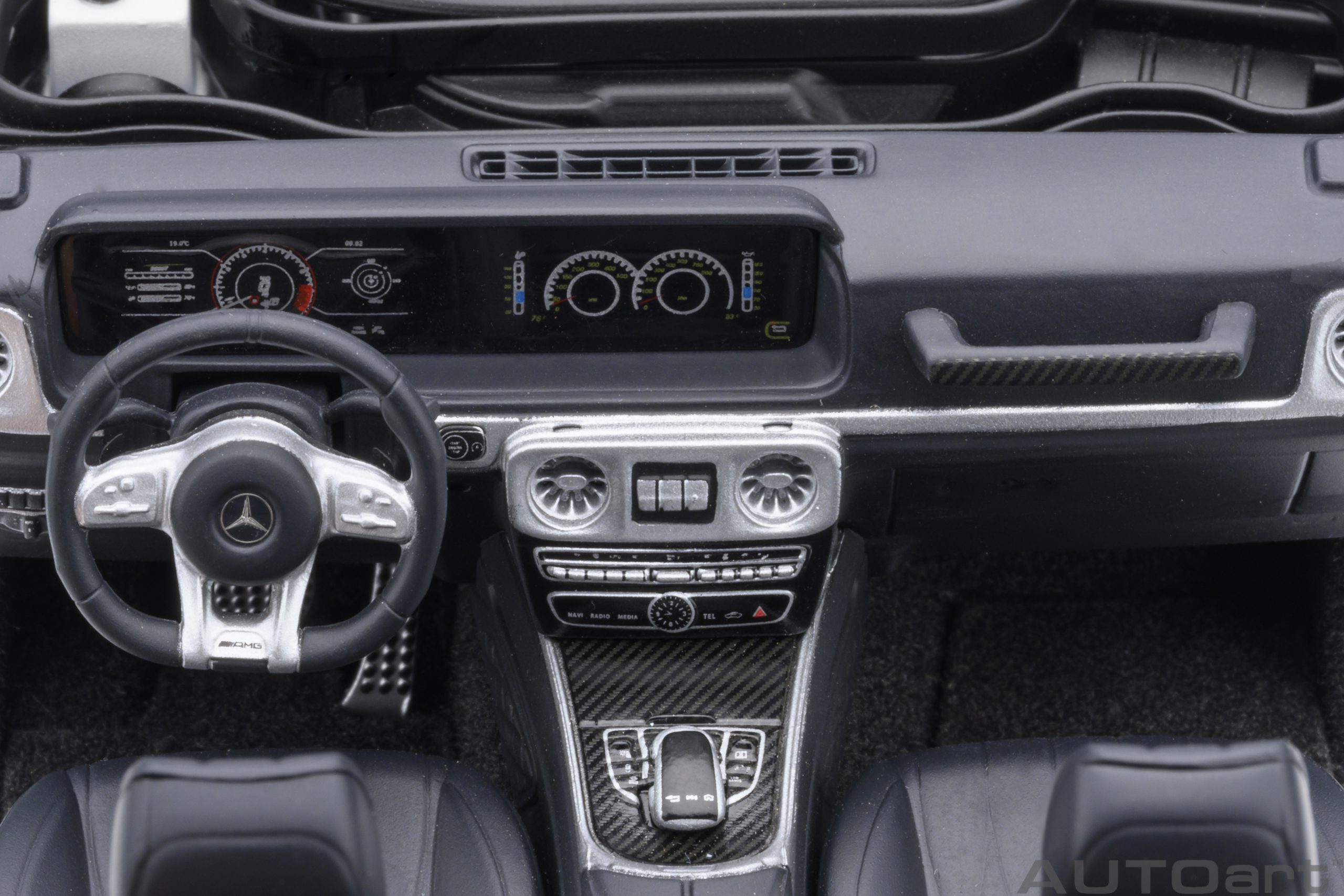 AUTOart Mercedes-AMG G63 2019 1:18 - Iridium Silver Metallic - Image 15