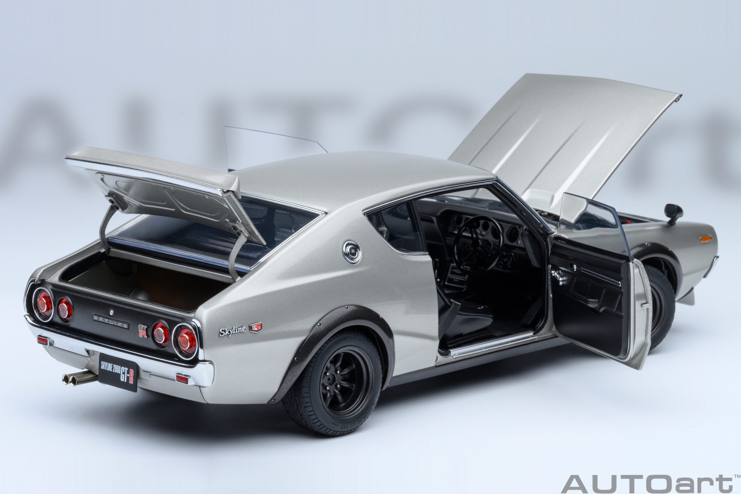 AUTOart Nissan Skyline 2000 GT-R 1973 (KPGC110) Tuned Version 1:18 - Silver - Imagen 16