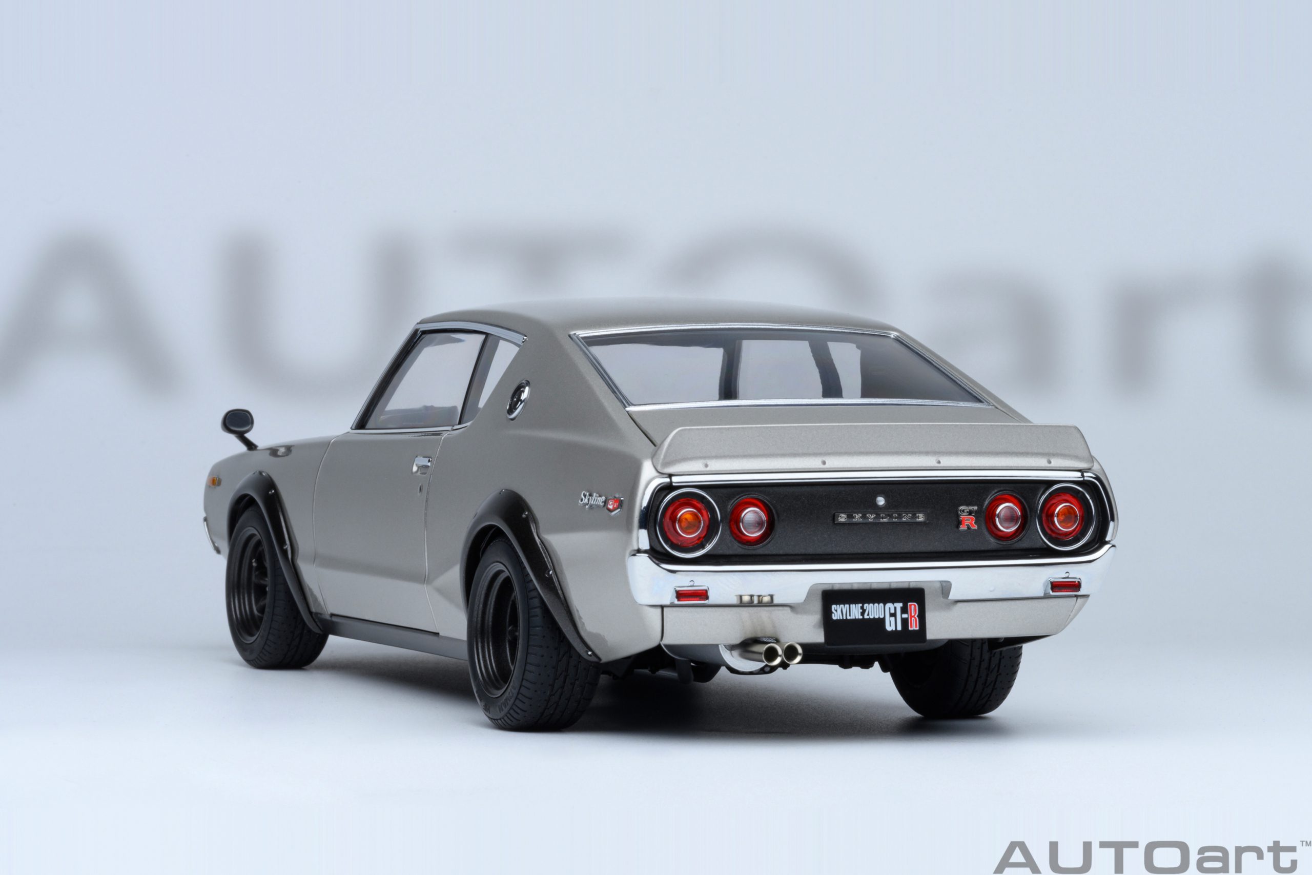 AUTOart Nissan Skyline 2000 GT-R 1973 (KPGC110) Tuned Version 1:18 - Silver - Imagen 20