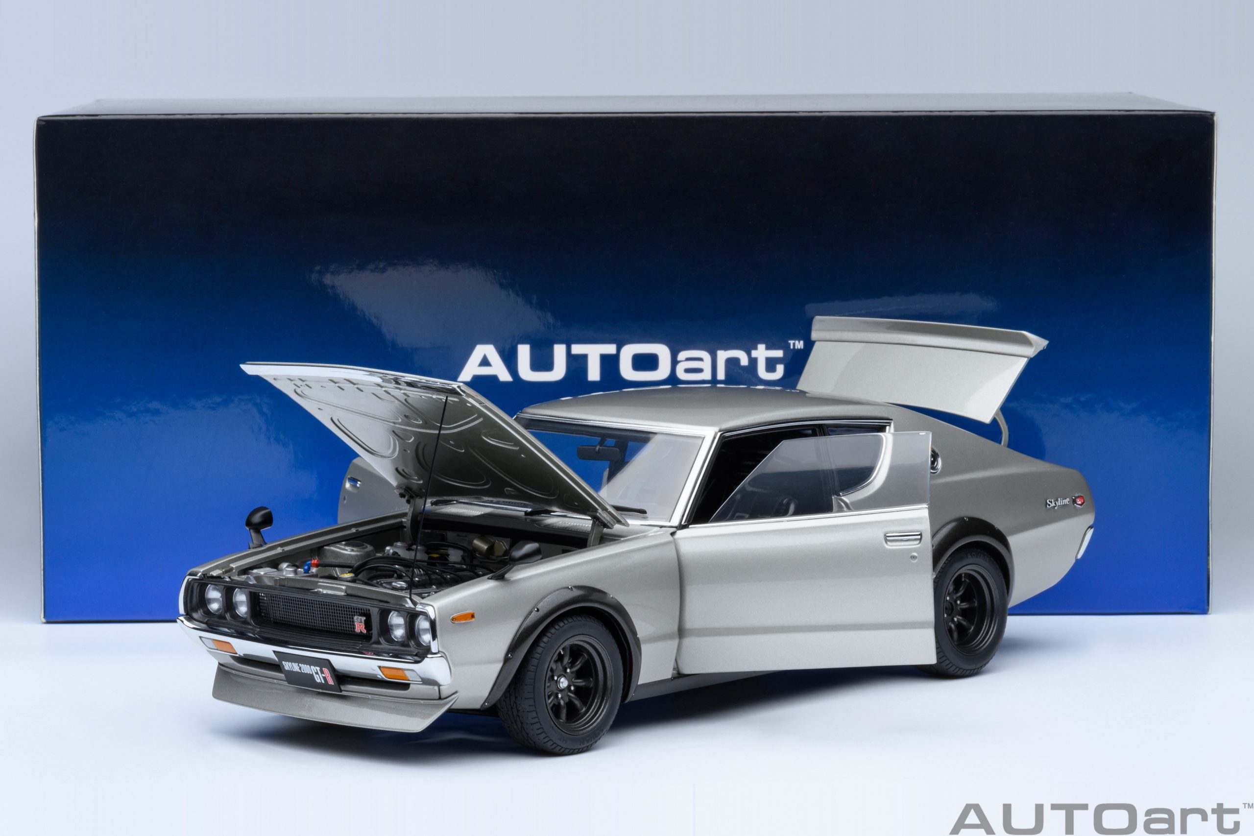 AUTOart Nissan Skyline 2000 GT-R 1973 (KPGC110) Tuned Version 1:18 - Silver - Imagen 21