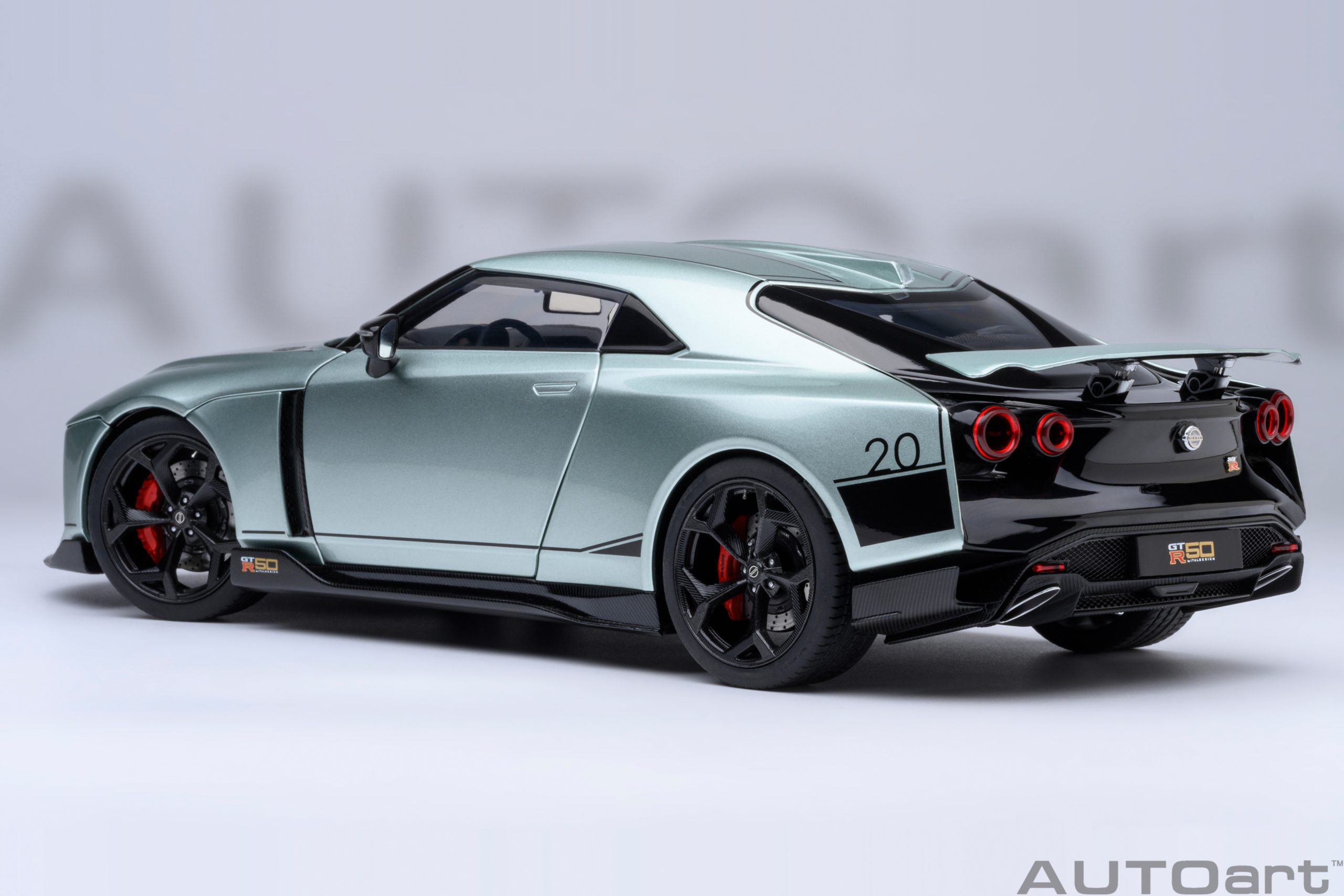 AUTOart Nissan GT-R50 by Italdesign 2020 1:18 - Metallic Green/Black - Imagen 2