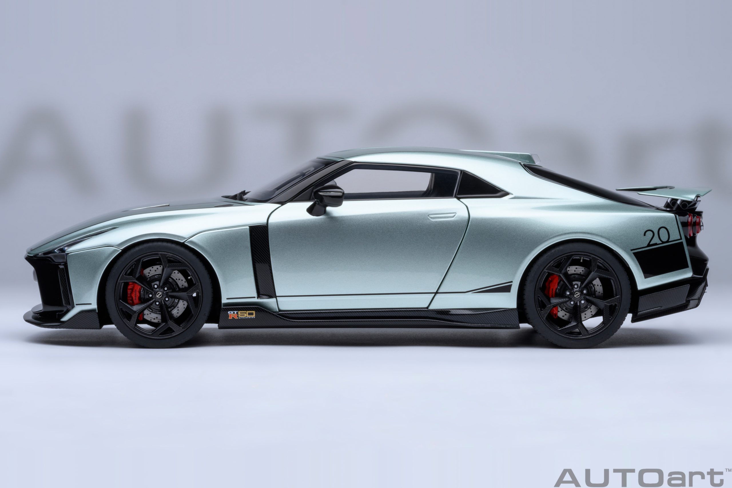 AUTOart Nissan GT-R50 by Italdesign 2020 1:18 - Metallic Green/Black - Imagen 3