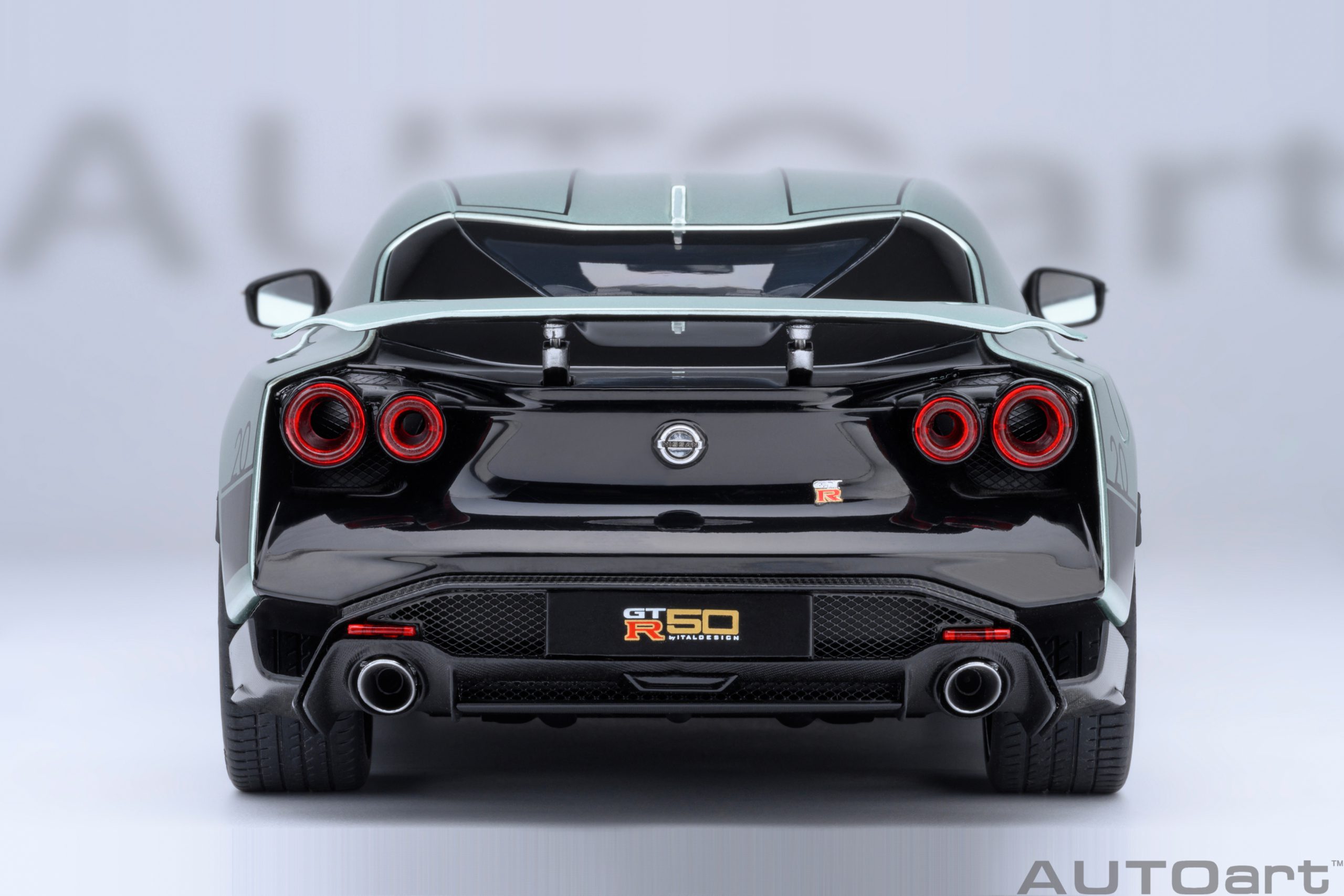 AUTOart Nissan GT-R50 by Italdesign 2020 1:18 - Metallic Green/Black - Imagen 6