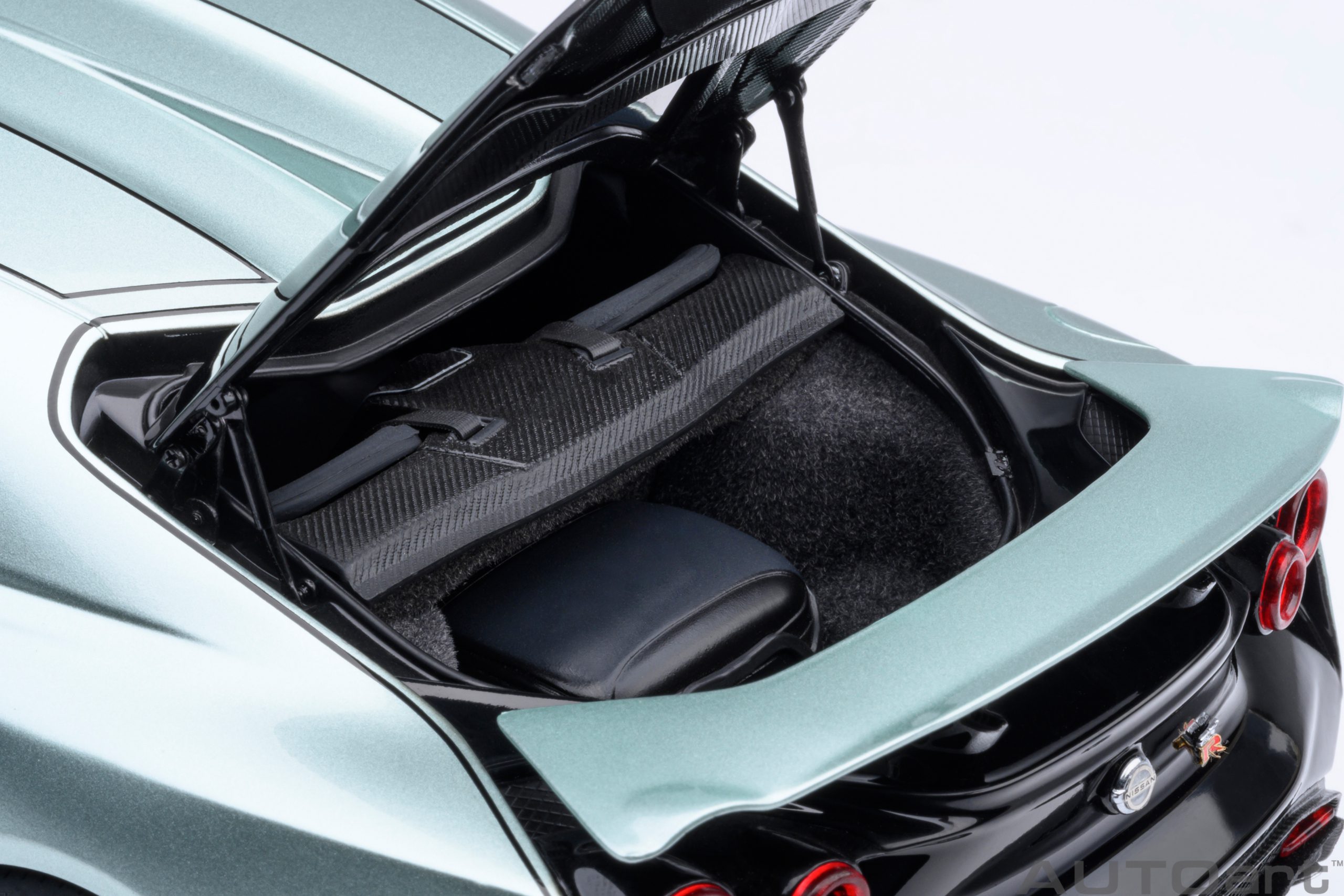 AUTOart Nissan GT-R50 by Italdesign 2020 1:18 - Metallic Green/Black - Imagen 16