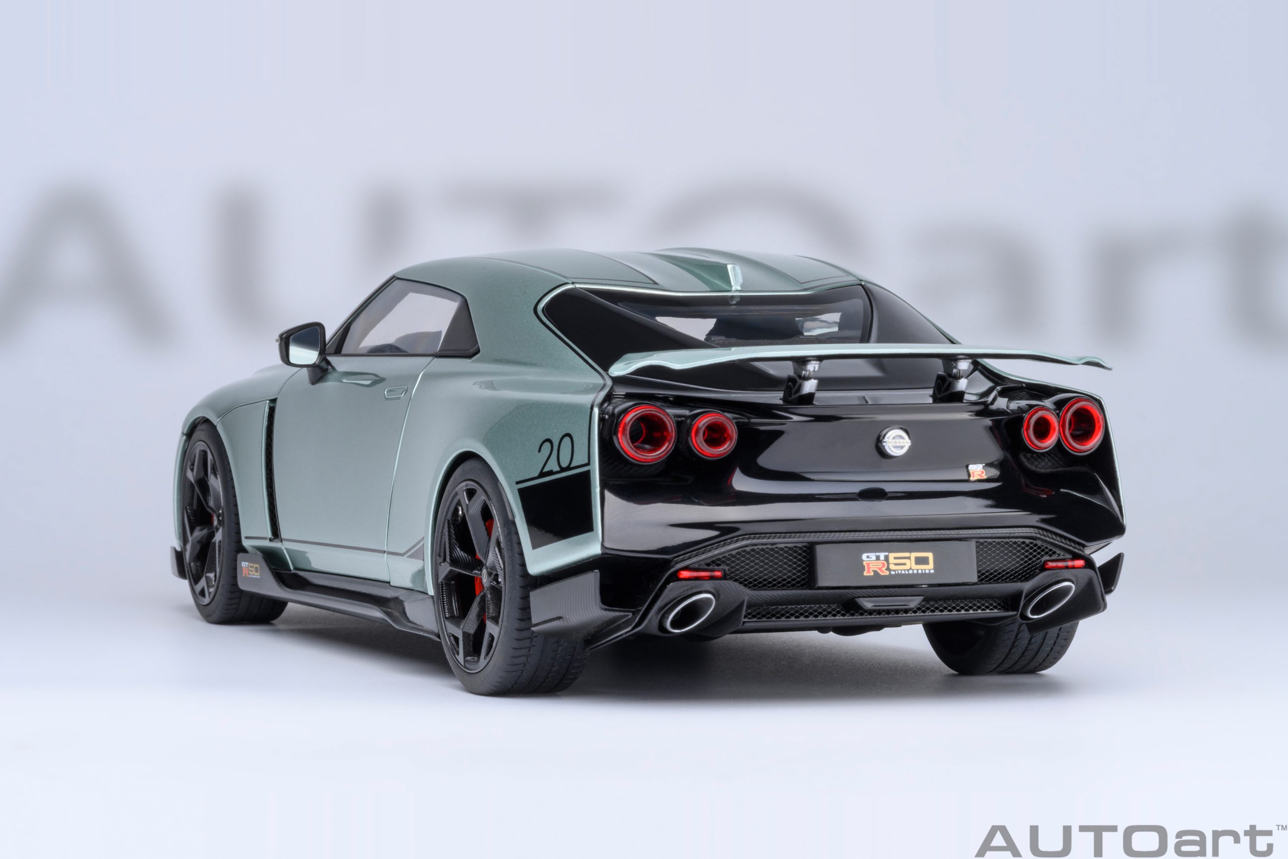 AUTOart Nissan GT-R50 by Italdesign 2020 1:18 - Metallic Green/Black - Imagen 23