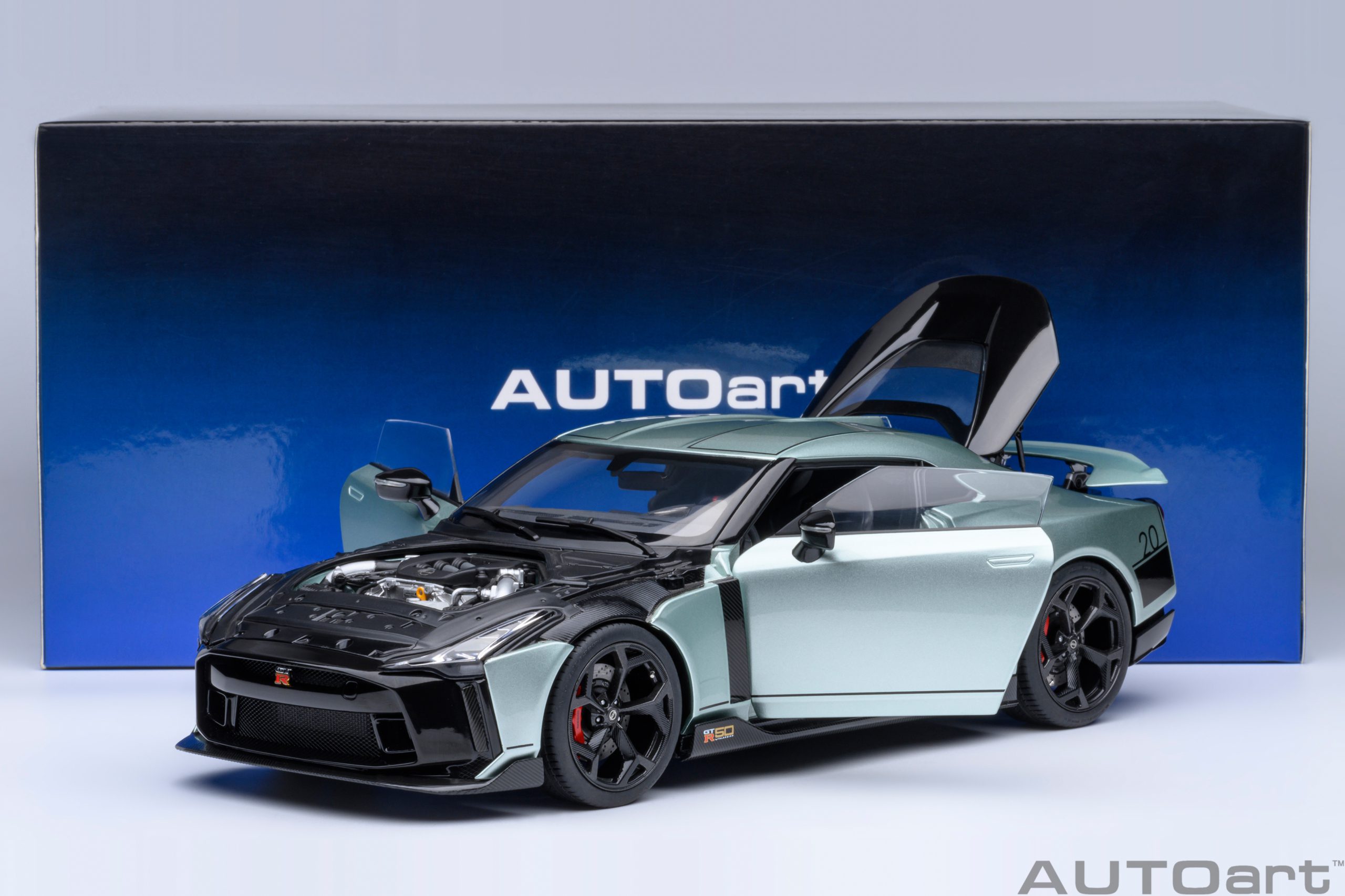 AUTOart Nissan GT-R50 by Italdesign 2020 1:18 - Metallic Green/Black - Imagen 24