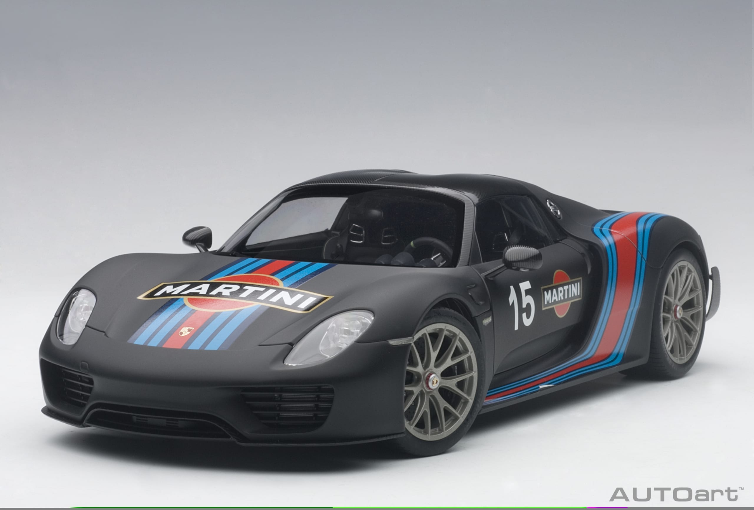 AUTOart Porsche 918 Spyder 2013 Weissach Package 1:18 - Image 14