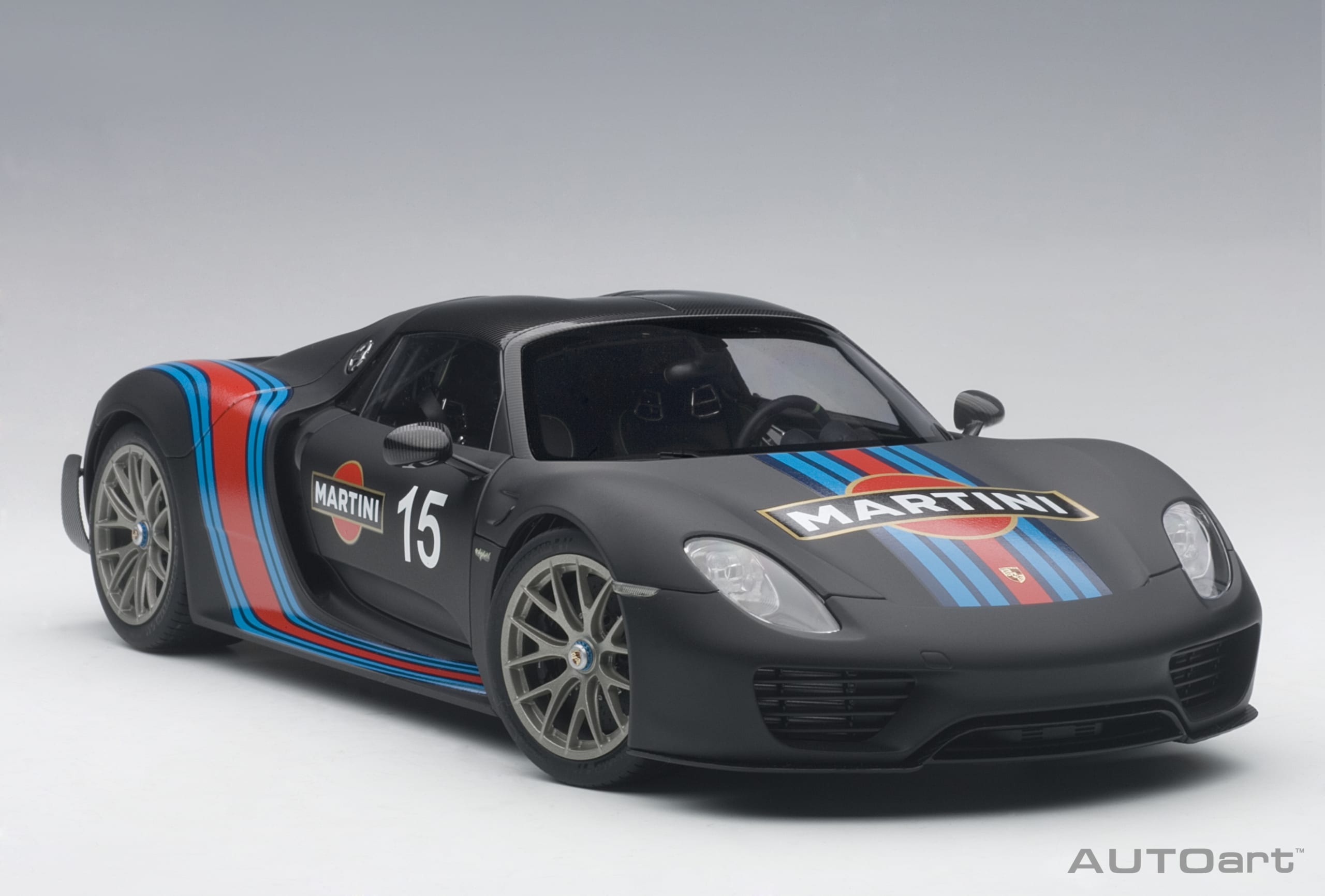 AUTOart Porsche 918 Spyder 2013 Weissach Package 1:18 - Image 15
