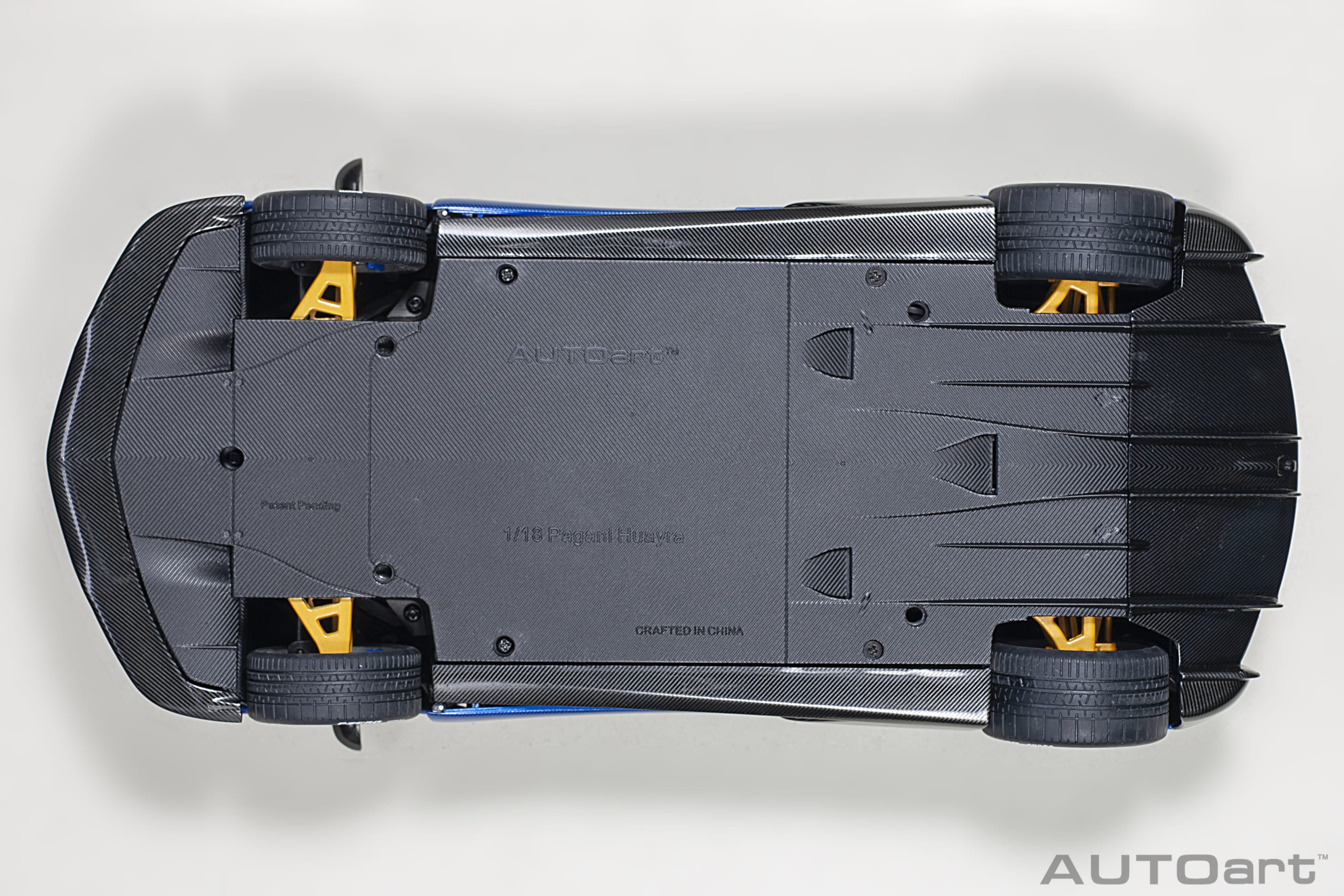 AUTOart Pagani Huayra Roadster 2017 1:18 - Blue Tricolore Carbon Fiber - Image 10