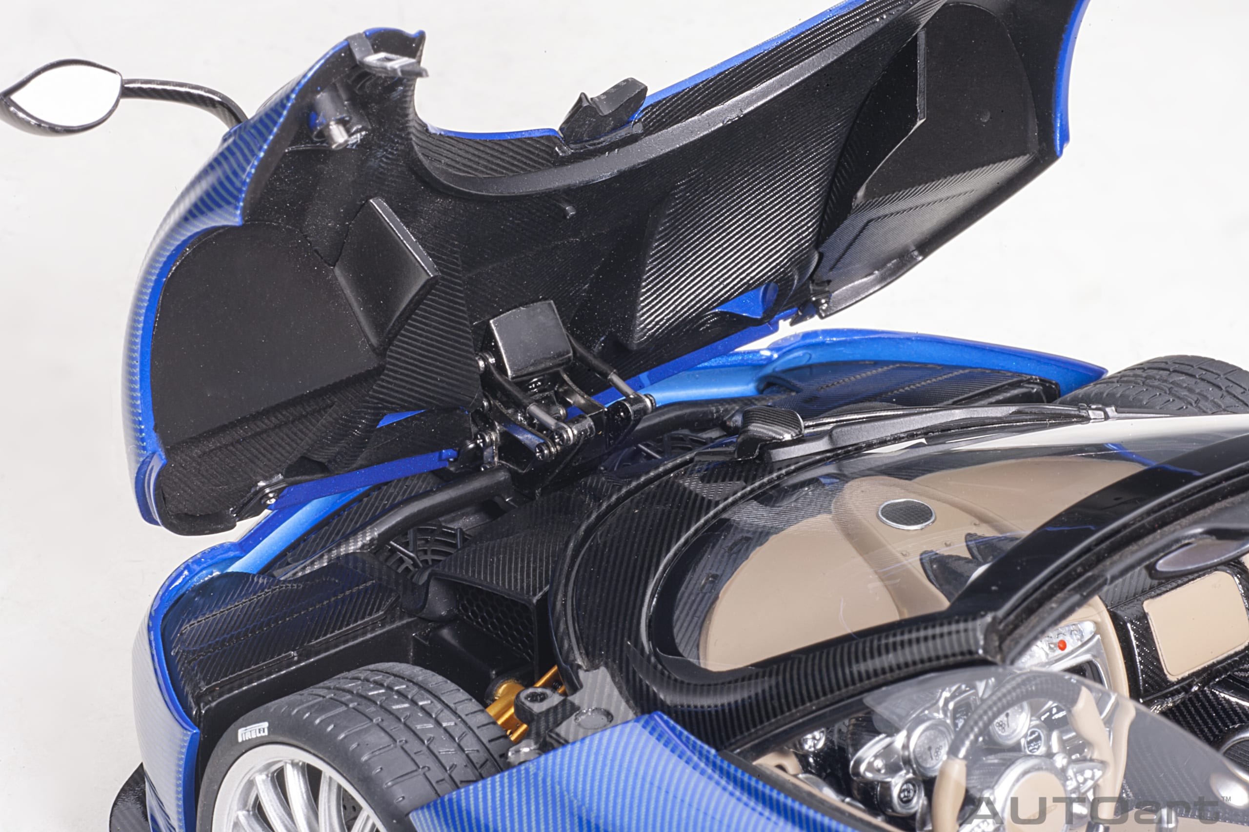 AUTOart Pagani Huayra Roadster 2017 1:18 - Blue Tricolore Carbon Fiber - Image 13