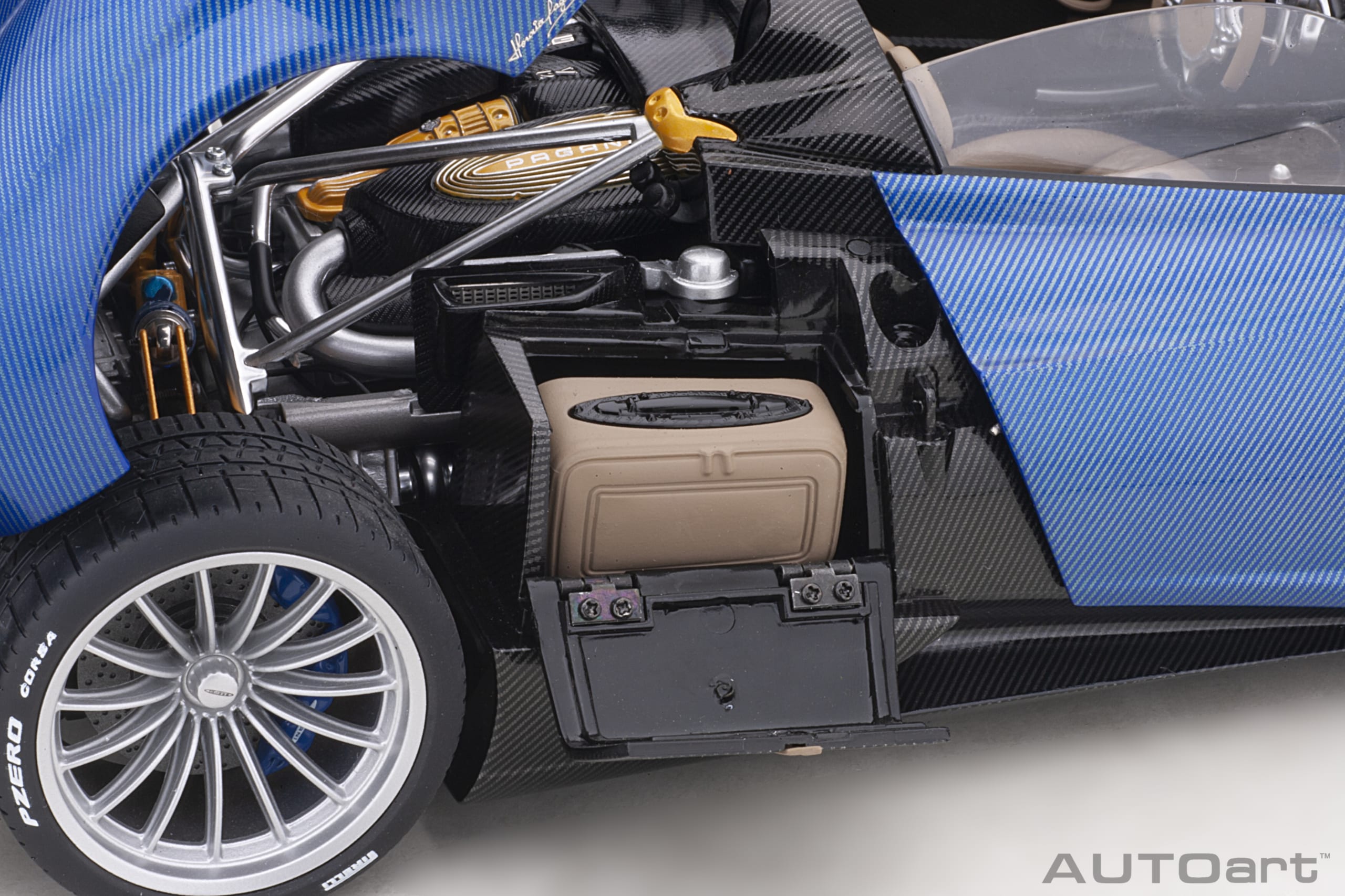 AUTOart Pagani Huayra Roadster 2017 1:18 - Blue Tricolore Carbon Fiber - Image 21