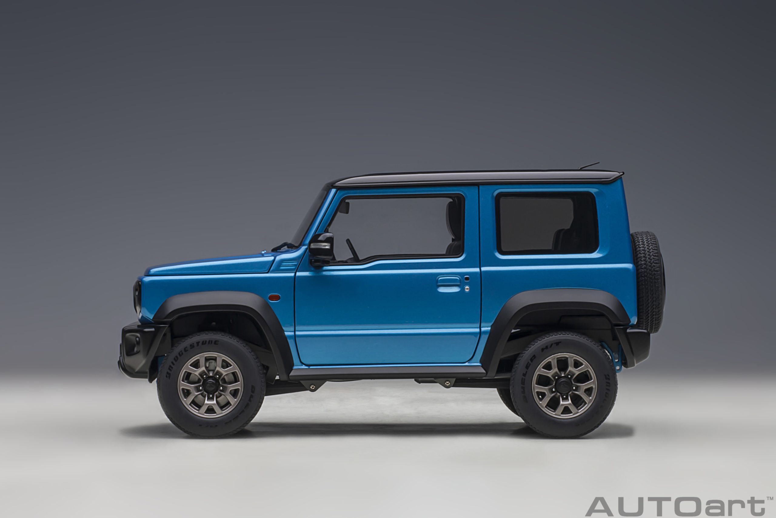 AUTOart Suzuki Jimny (JB74) Sierra 1:18 - Brisk Blue - Image 3