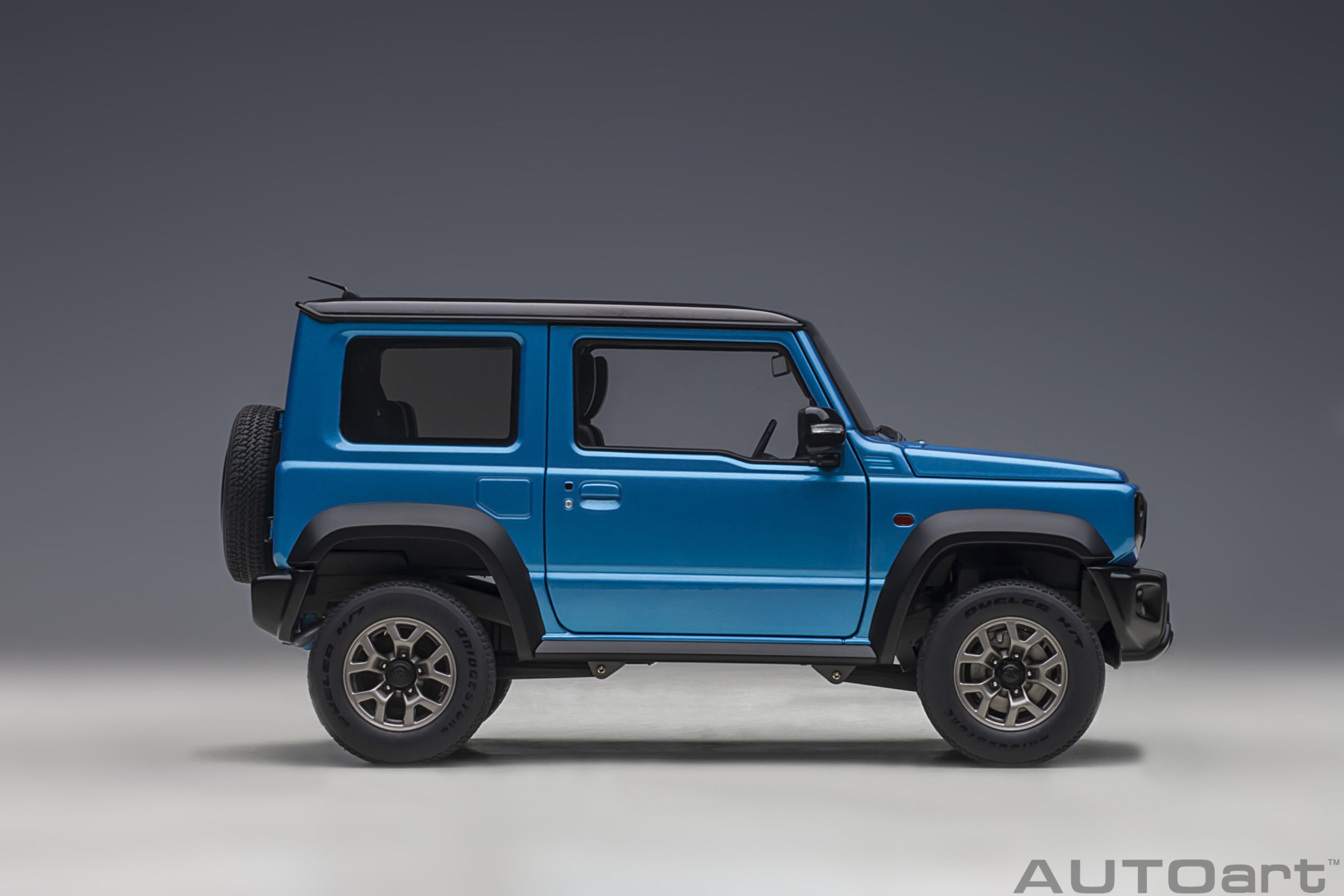 AUTOart Suzuki Jimny (JB74) Sierra 1:18 - Brisk Blue - Image 4