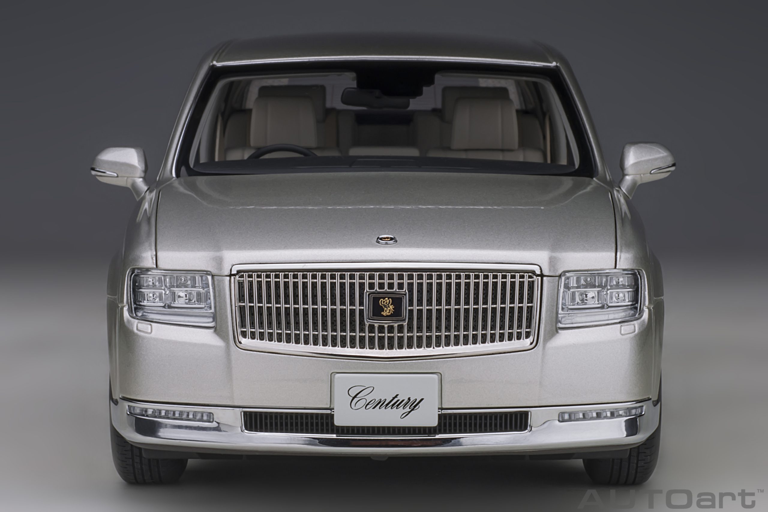 AUTOart Toyota Century Special Edition with Curtain 2019 1:18 - Silver - Image 5