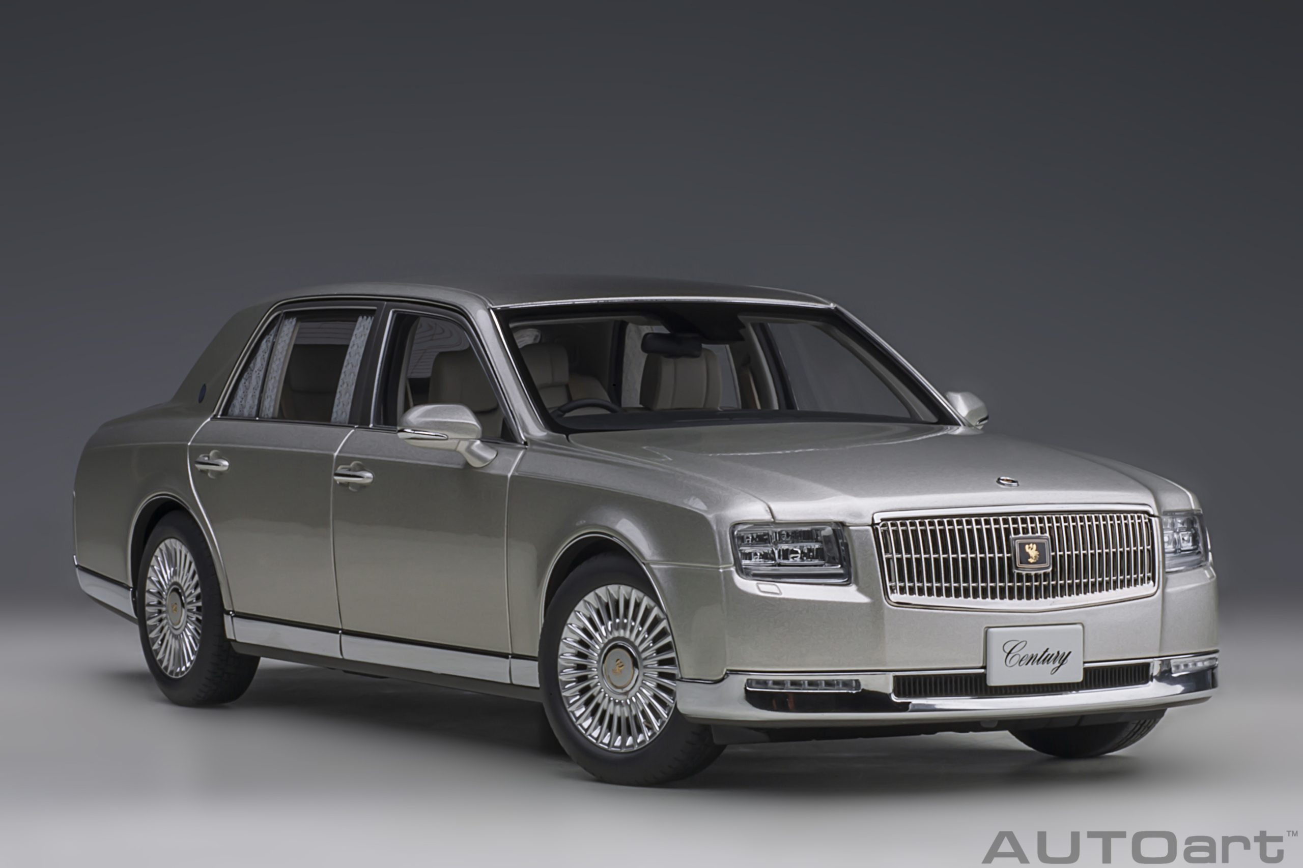 AUTOart Toyota Century Special Edition with Curtain 2019 1:18 - Silver - Image 14