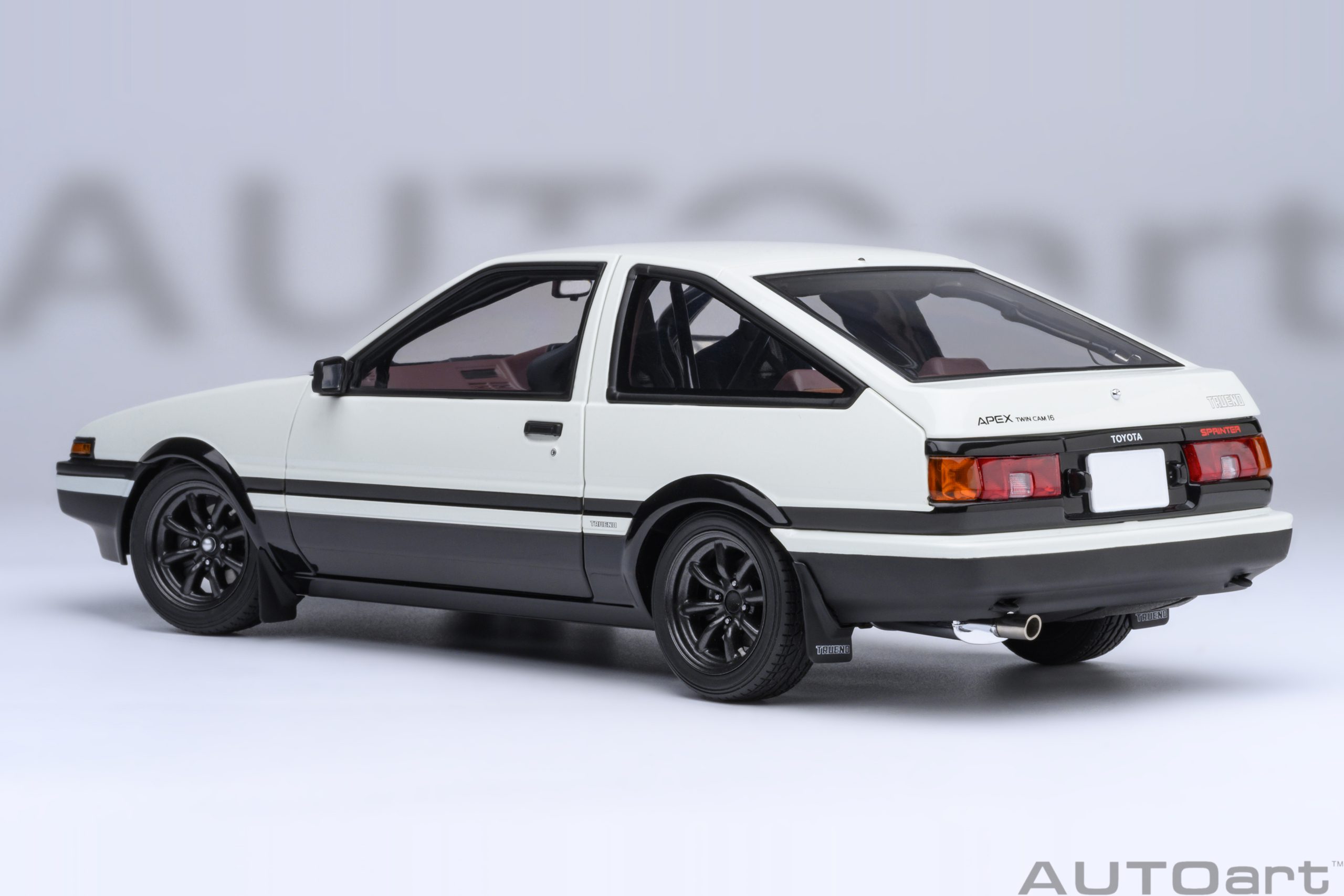 AUTOart Toyota Sprinter Trueno (AE86) "Project D" Final Version 1:18 - Image 3