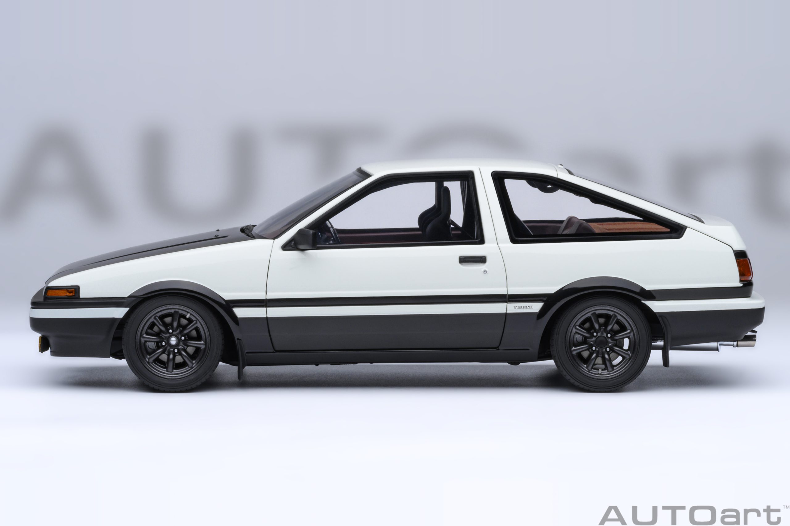 AUTOart Toyota Sprinter Trueno (AE86) "Project D" Final Version 1:18 - Image 4