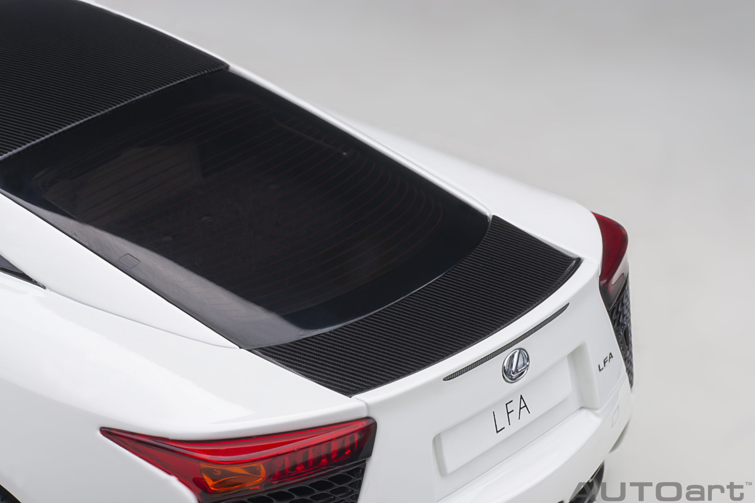 AUTOart Lexus LFA 2010 1:18 - Whitest White / Carbon Black - Imagen 14