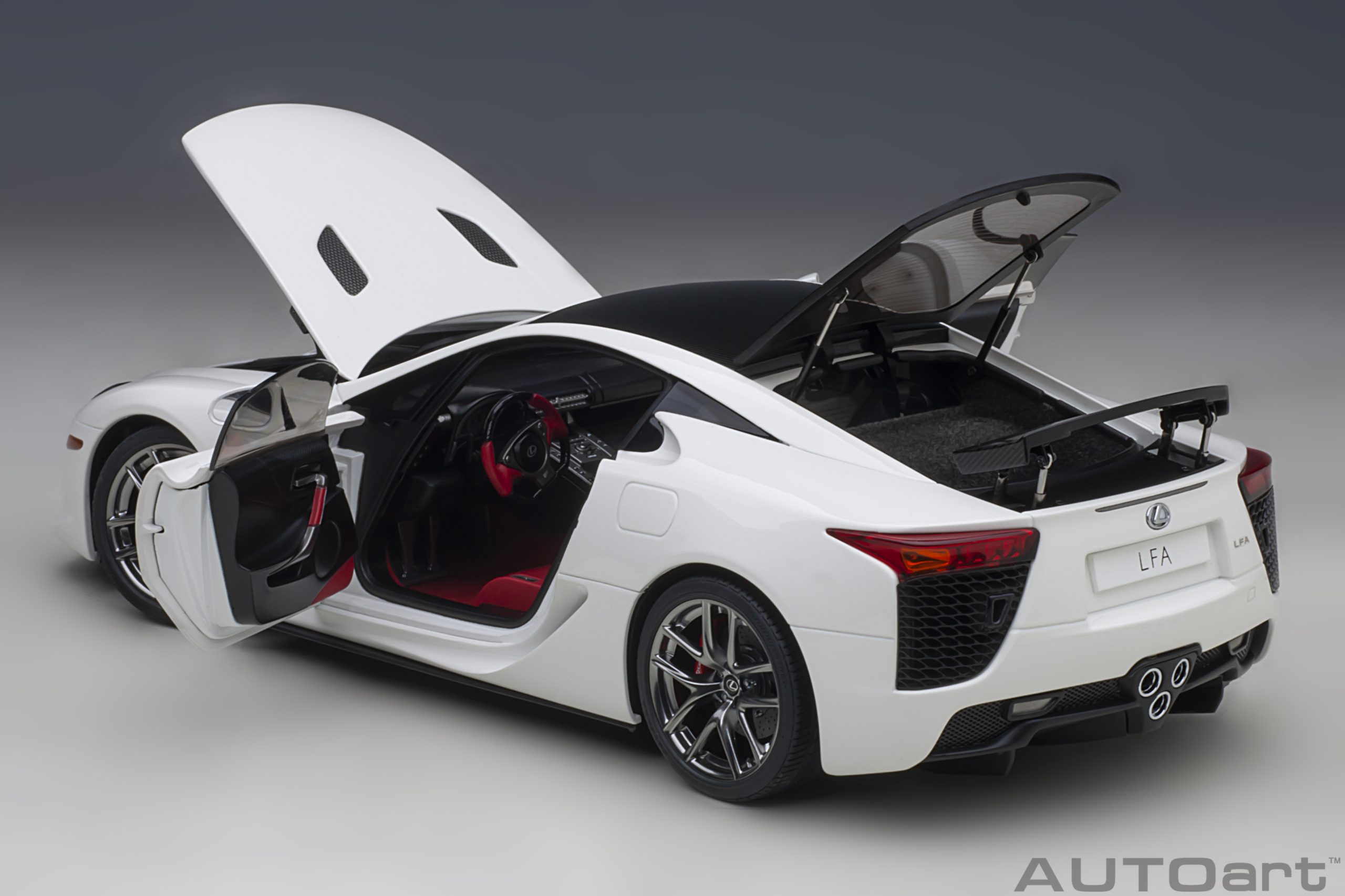 AUTOart Lexus LFA 2010 1:18 - Whitest White / Carbon Black - Imagen 17
