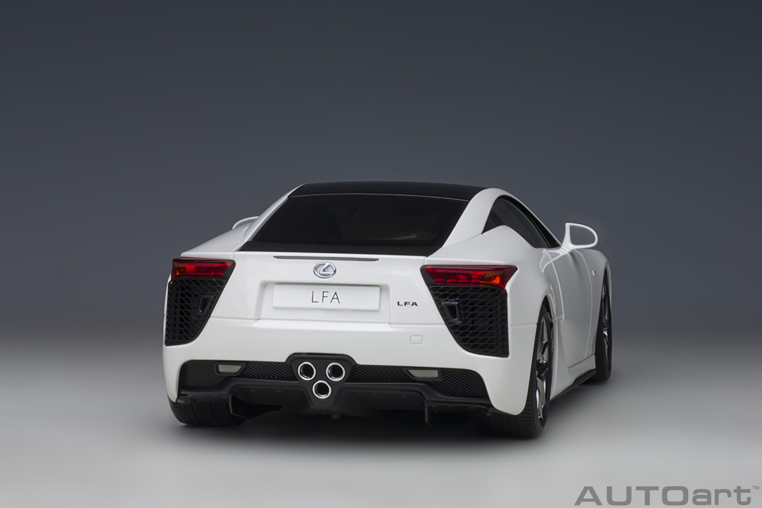 AUTOart Lexus LFA 2010 1:18 - Whitest White / Carbon Black - Imagen 21