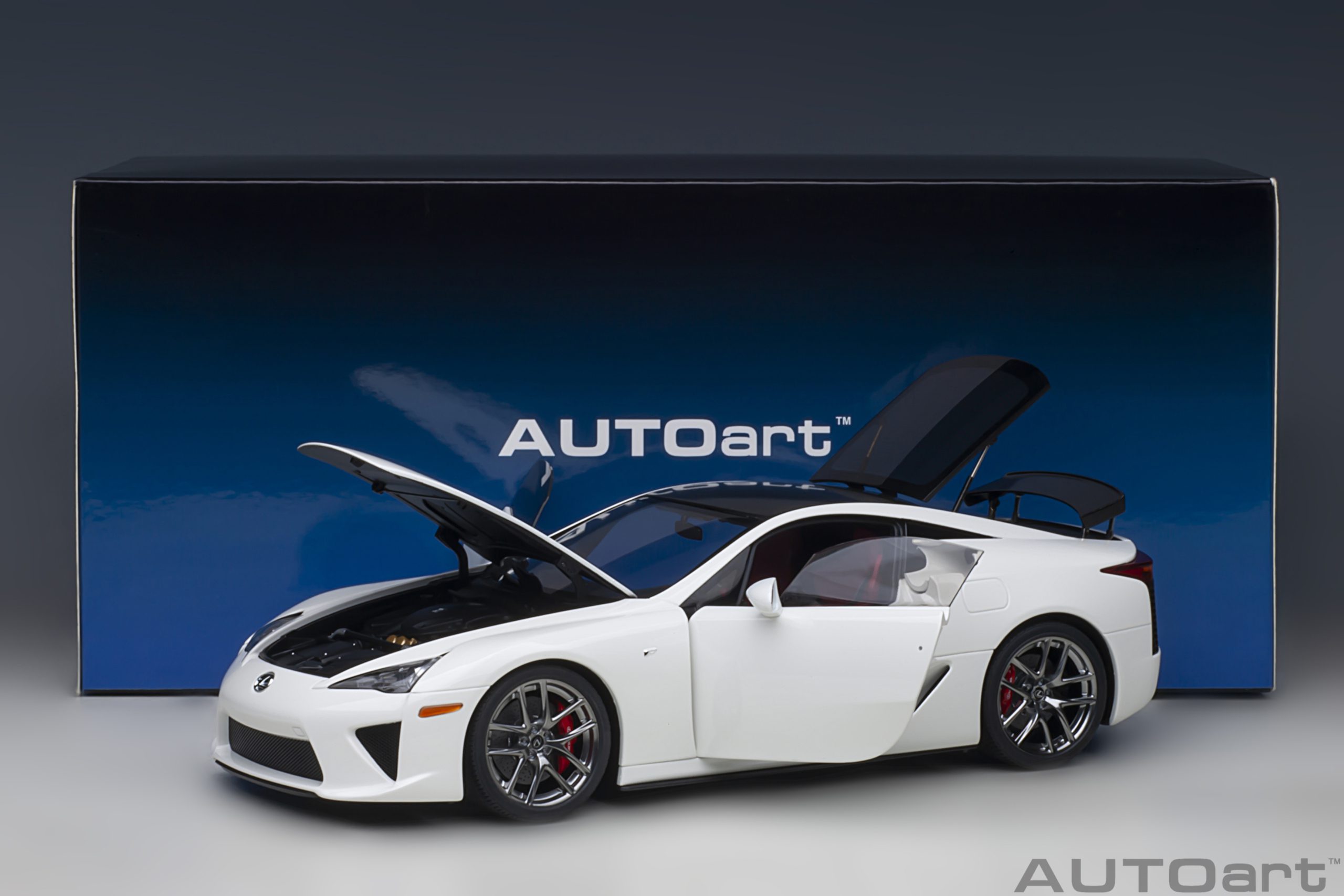 AUTOart Lexus LFA 2010 1:18 - Whitest White / Carbon Black - Imagen 22