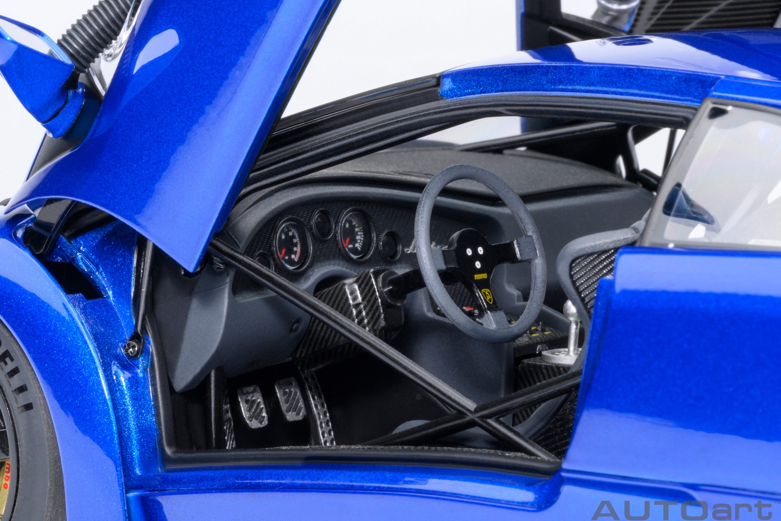 AUTOart Lamborghini Diablo GTR 1999 1:18 - Monterey Blue - Immagine 9
