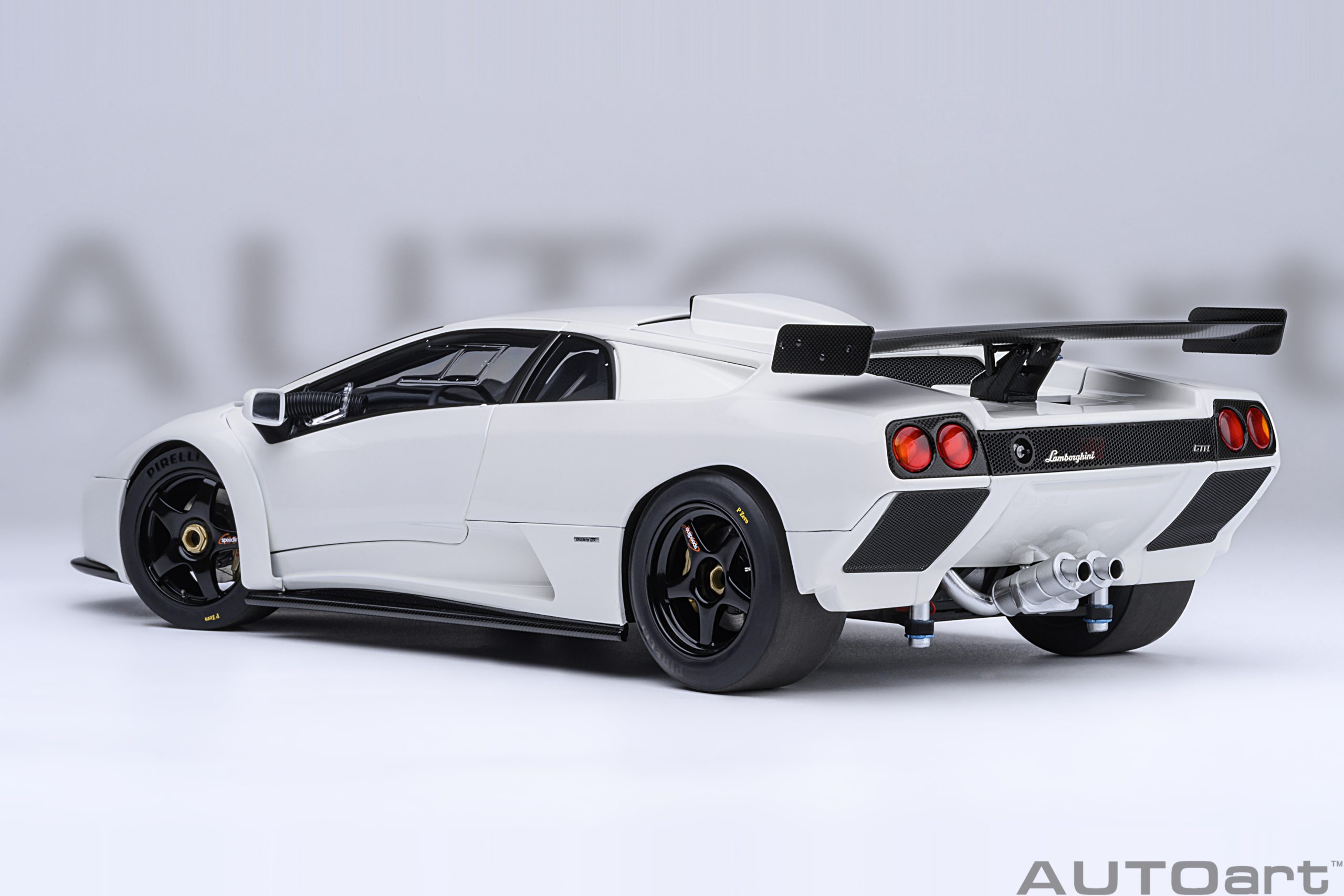AUTOart Lamborghini Diablo GTR 1999 1:18 - Impact White - Immagine 3