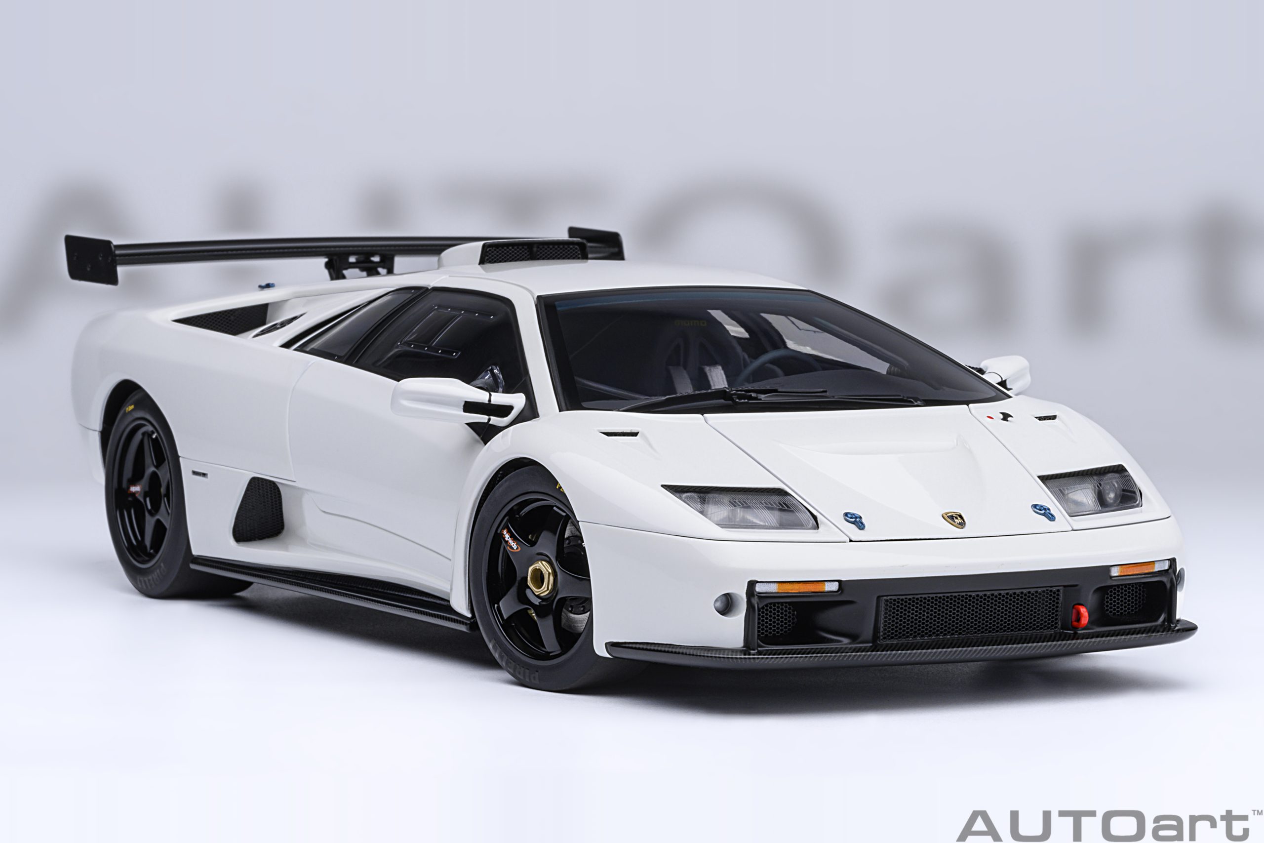 AUTOart Lamborghini Diablo GTR 1999 1:18 - Impact White - Immagine 17