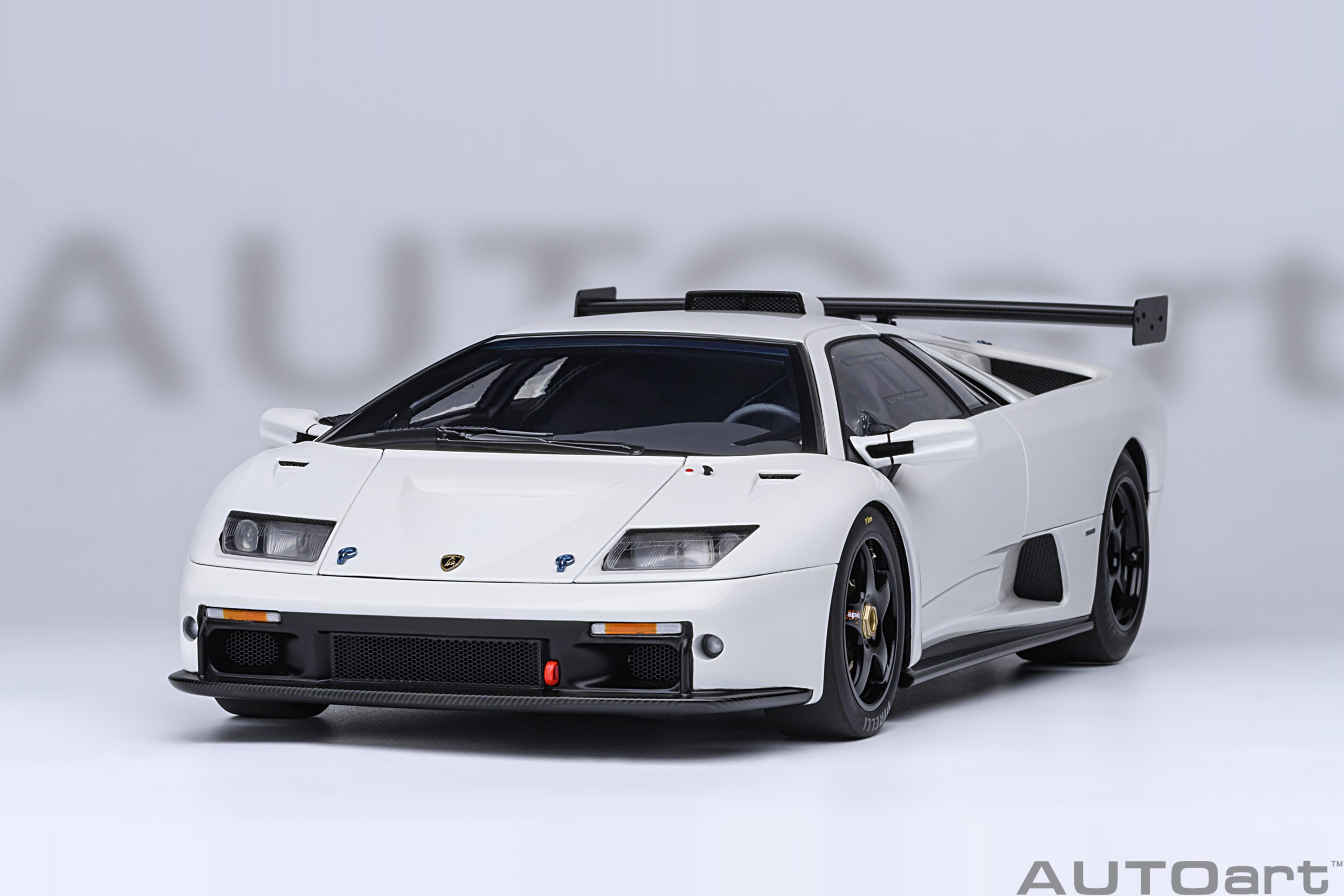 AUTOart Lamborghini Diablo GTR 1999 1:18 - Impact White - Immagine 19