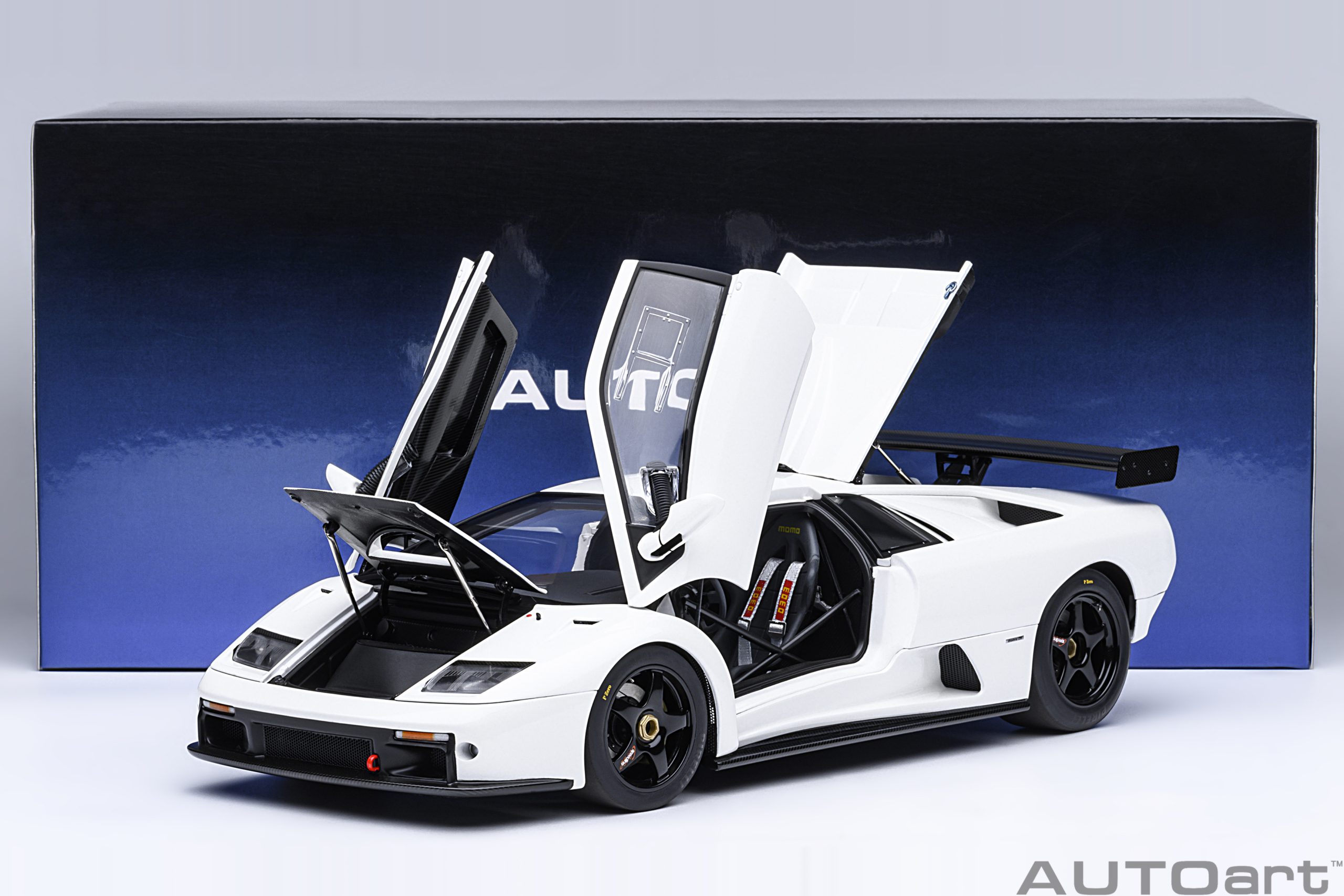 AUTOart Lamborghini Diablo GTR 1999 1:18 - Impact White - Immagine 21