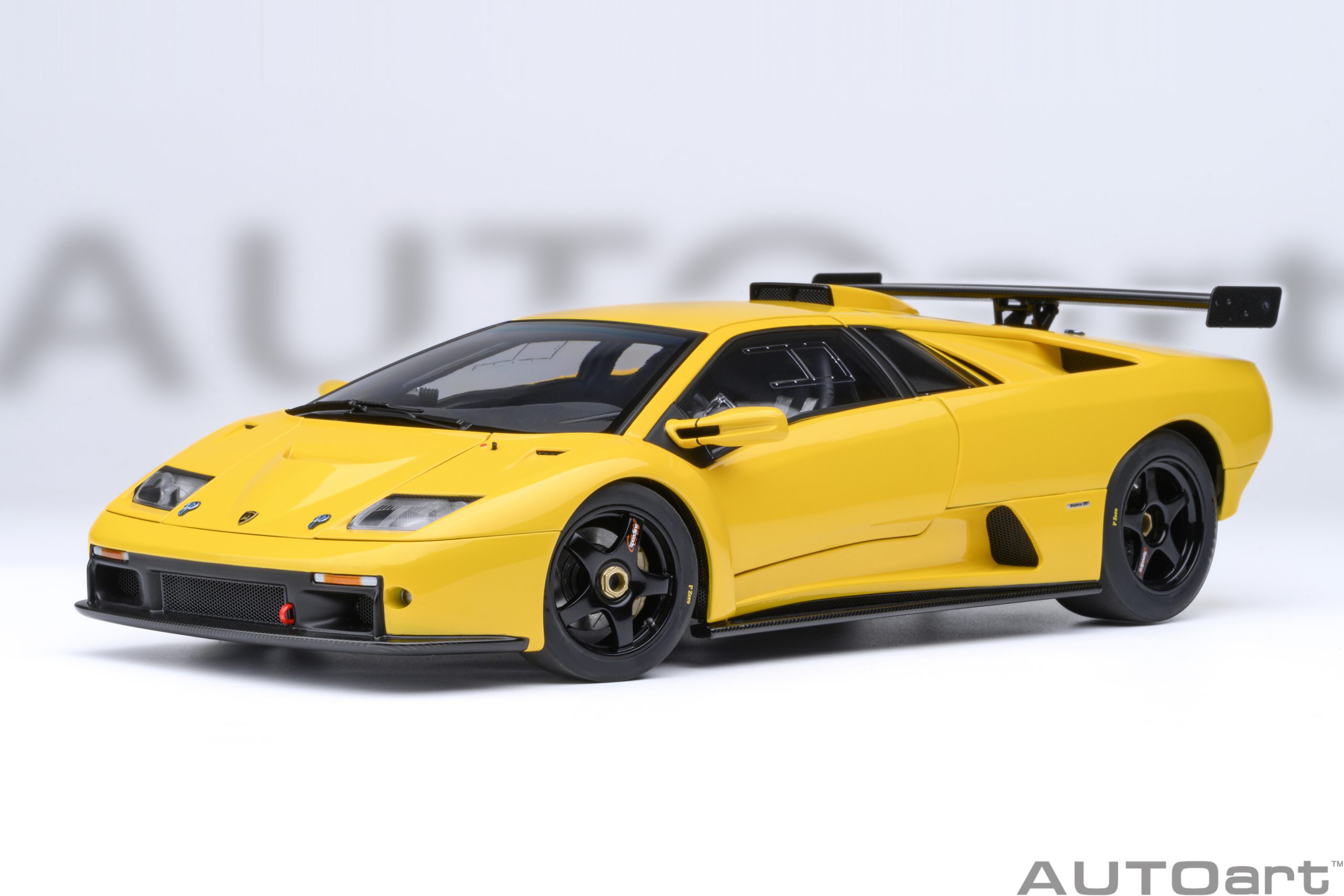 AUTOart Lamborghini Diablo GTR 1999 1:18 - Giallo Superfly