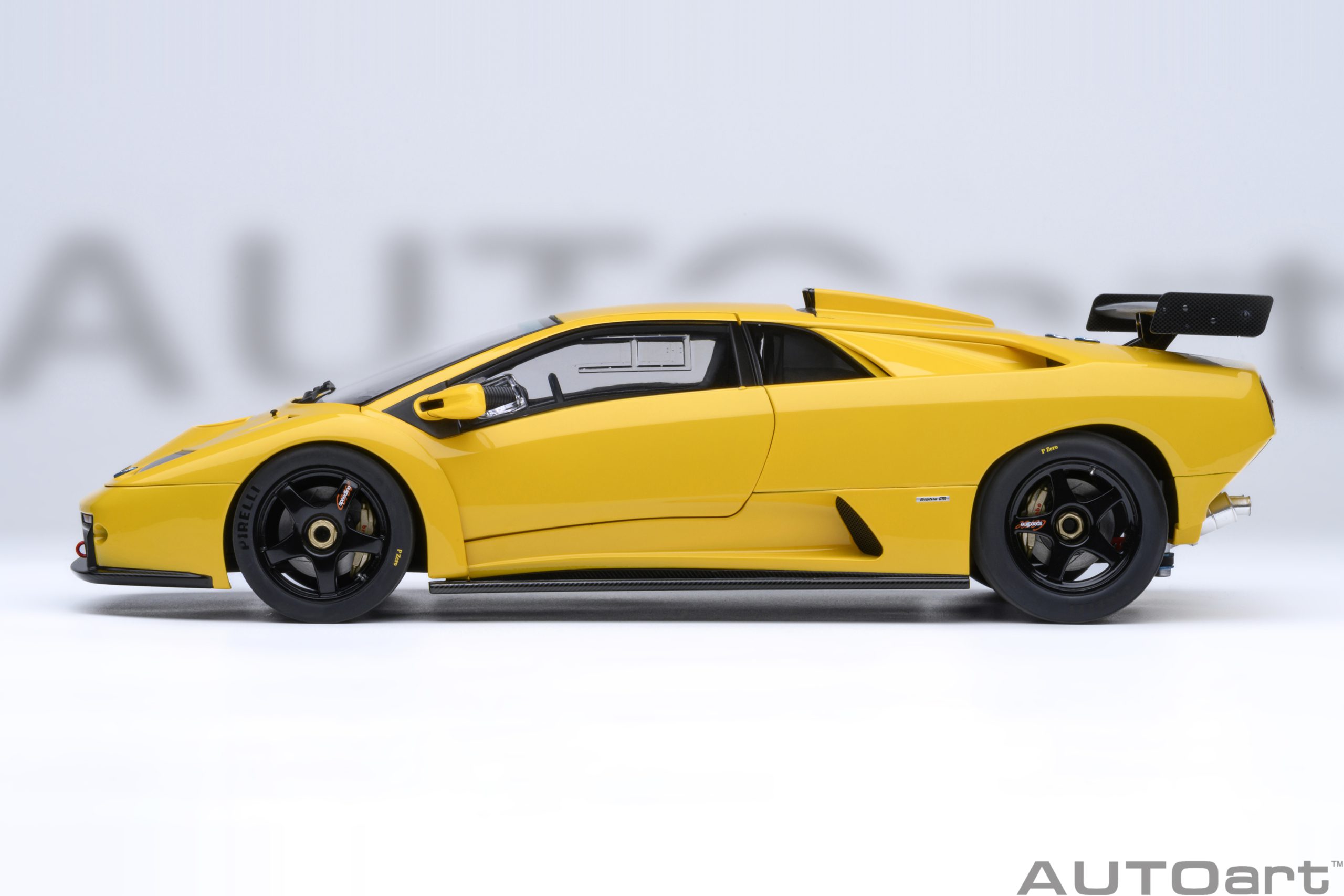 AUTOart Lamborghini Diablo GTR 1999 1:18 - Superfly Yellow - Immagine 3
