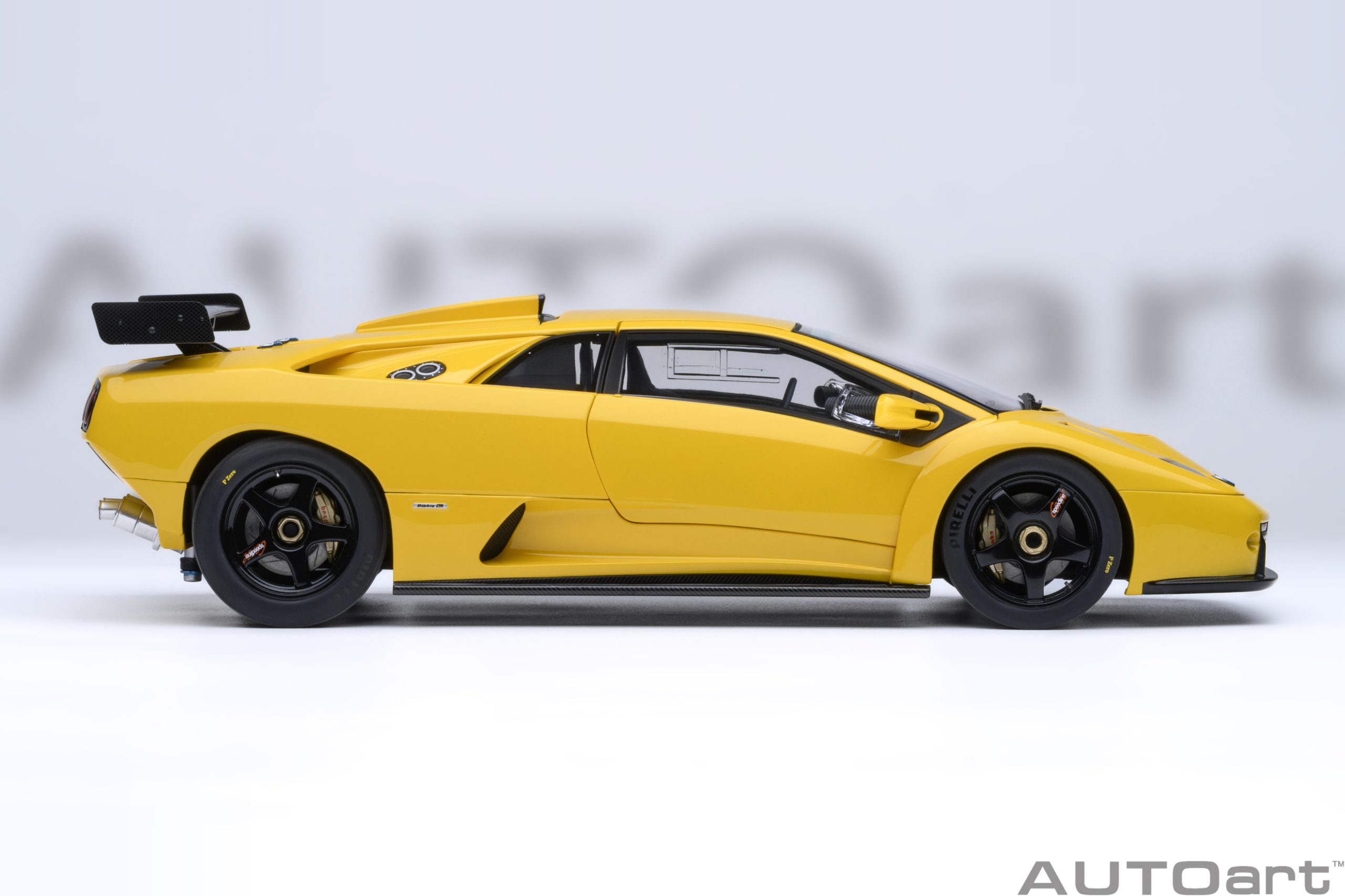 AUTOart Lamborghini Diablo GTR 1999 1:18 - Superfly Yellow - Immagine 4
