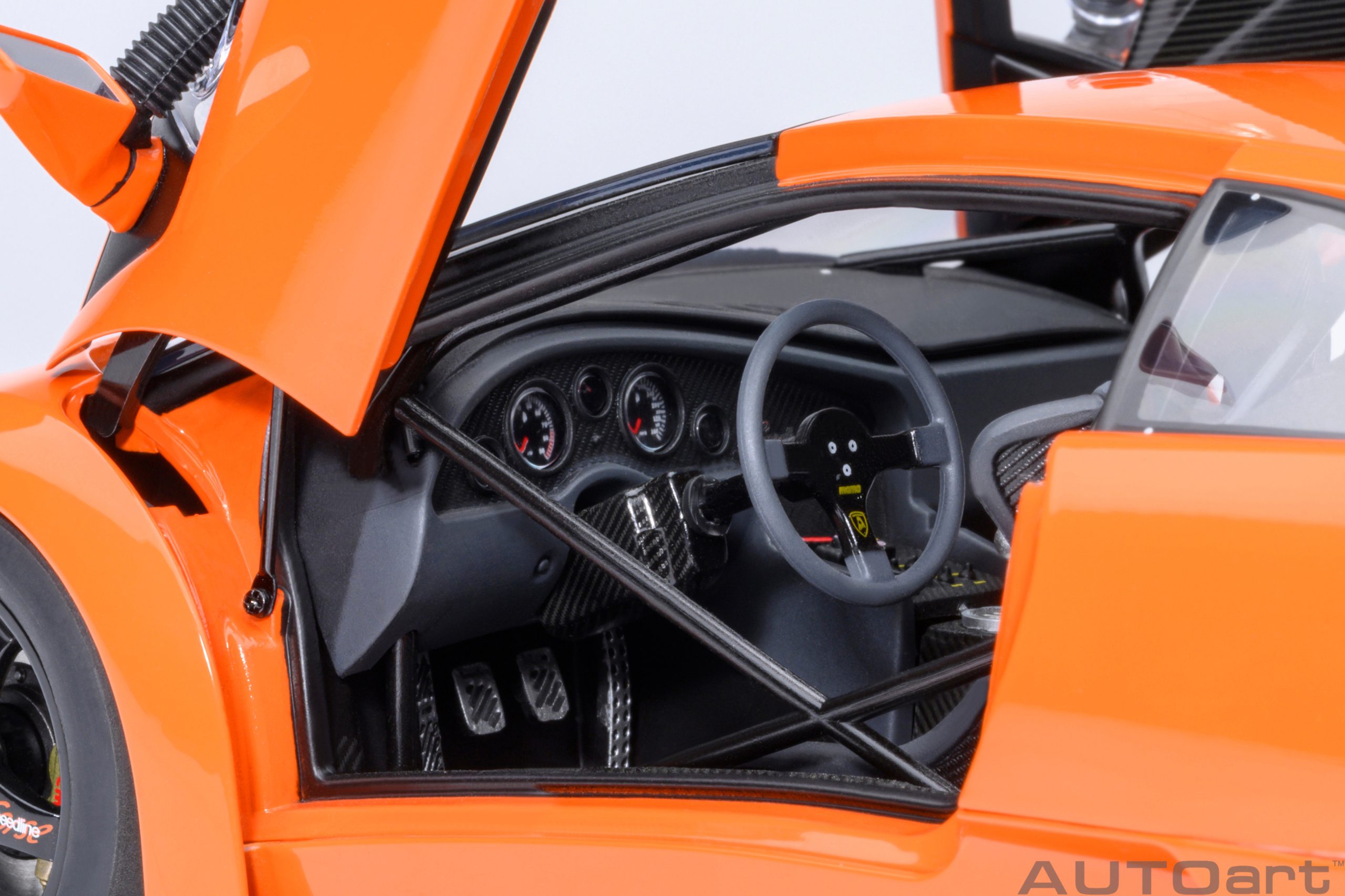 AUTOart Lamborghini Diablo GTR 1999 1:18 - Ishtar Orange - Immagine 9