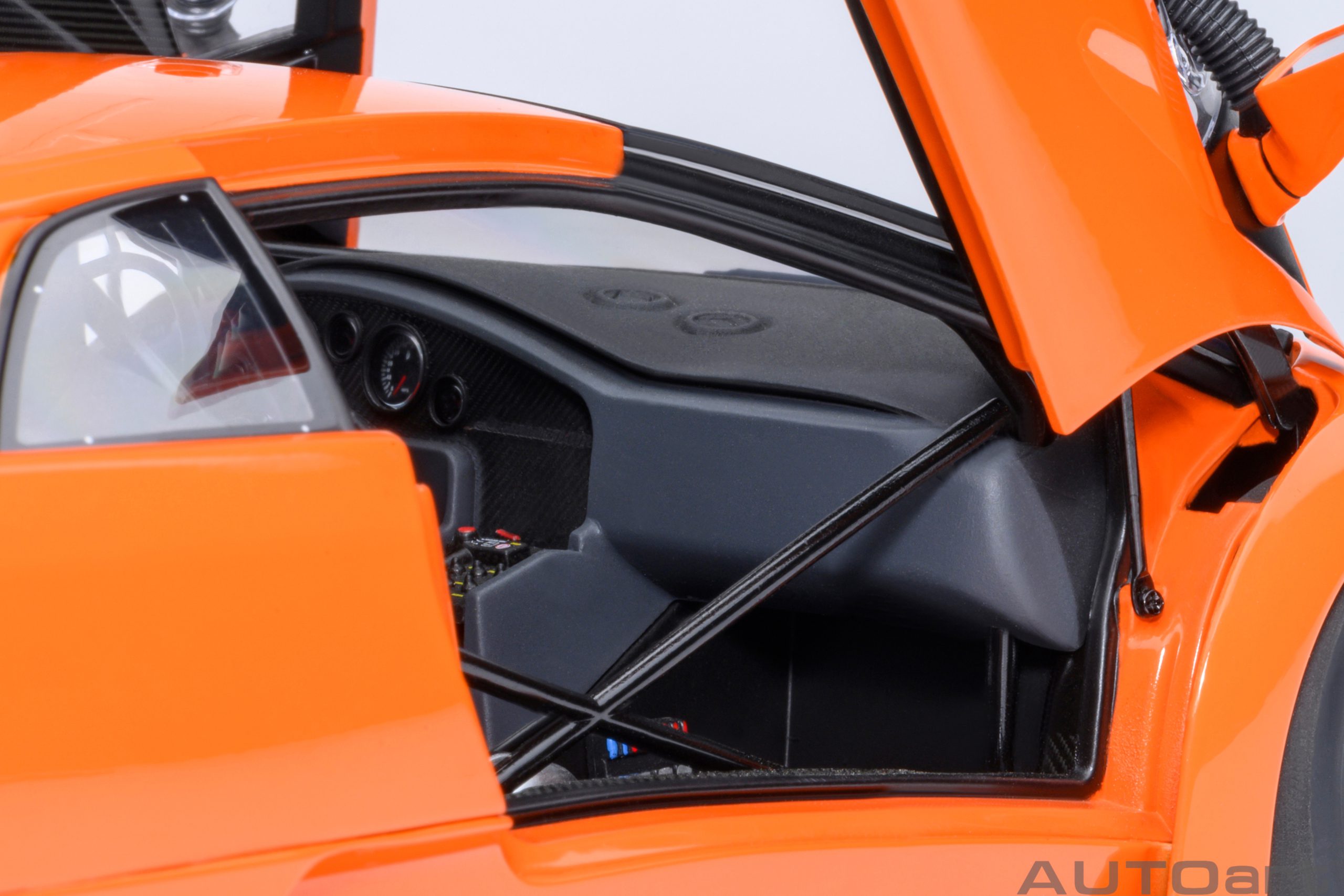 AUTOart Lamborghini Diablo GTR 1999 1:18 - Ishtar Orange - Immagine 10