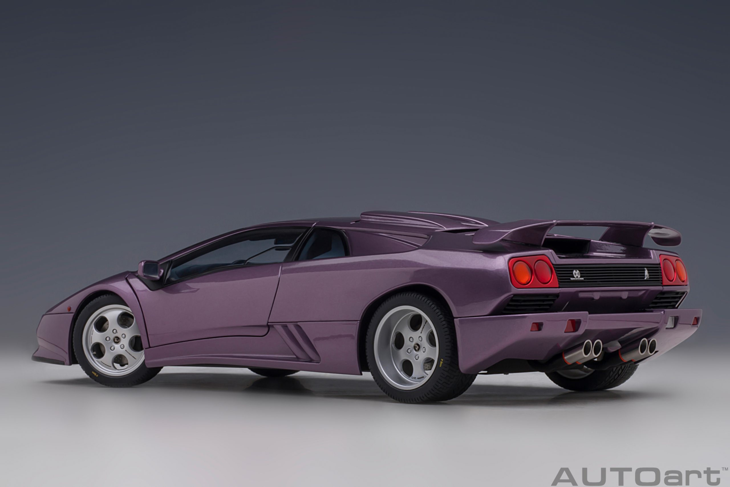AUTOart Lamborghini Diablo SE30 Jota 1995 1:18 - SE30 Purple - Immagine 2