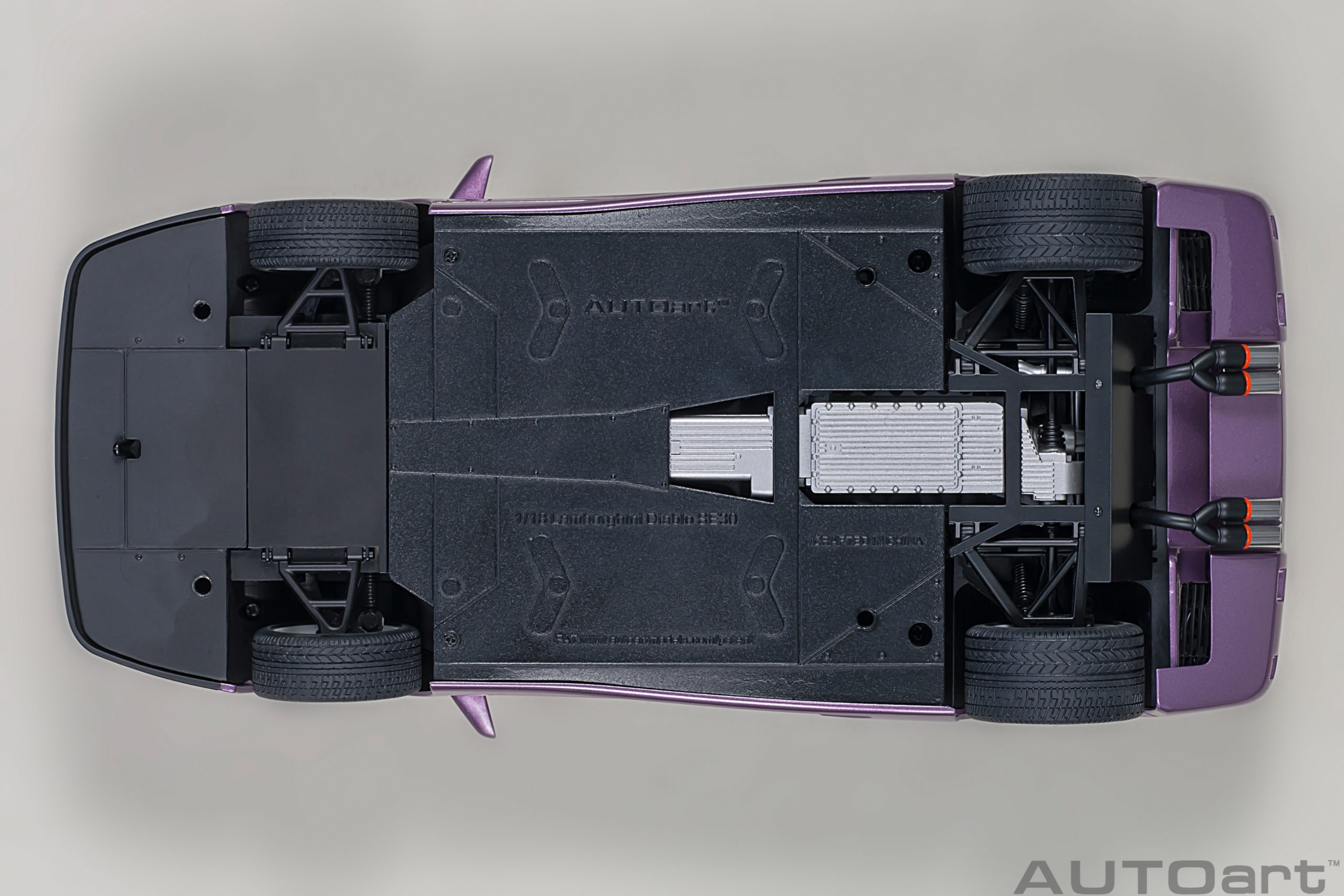 AUTOart Lamborghini Diablo SE30 Jota 1995 1:18 - SE30 Purple - Immagine 8