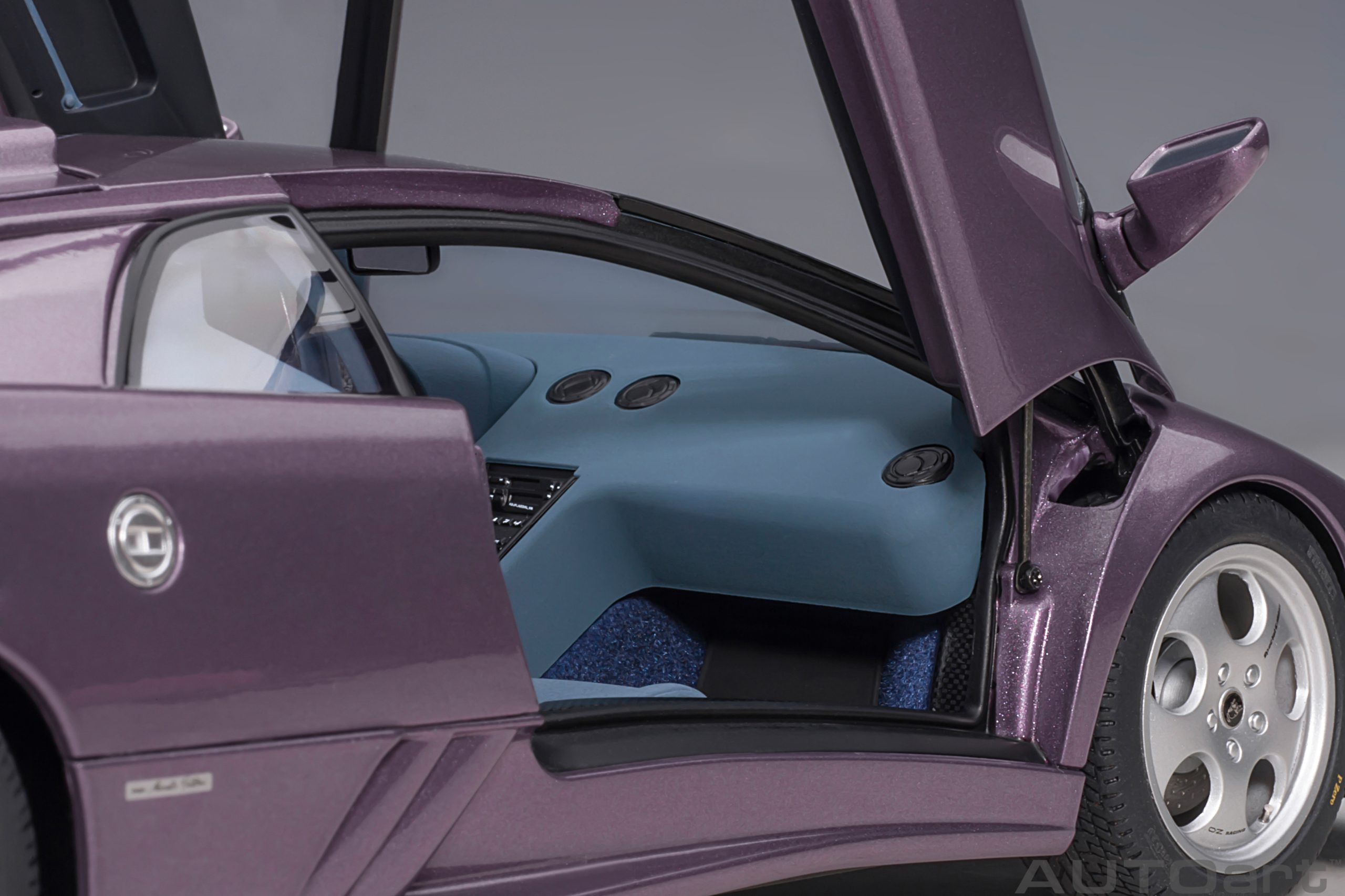 AUTOart Lamborghini Diablo SE30 Jota 1995 1:18 - SE30 Purple - Immagine 10
