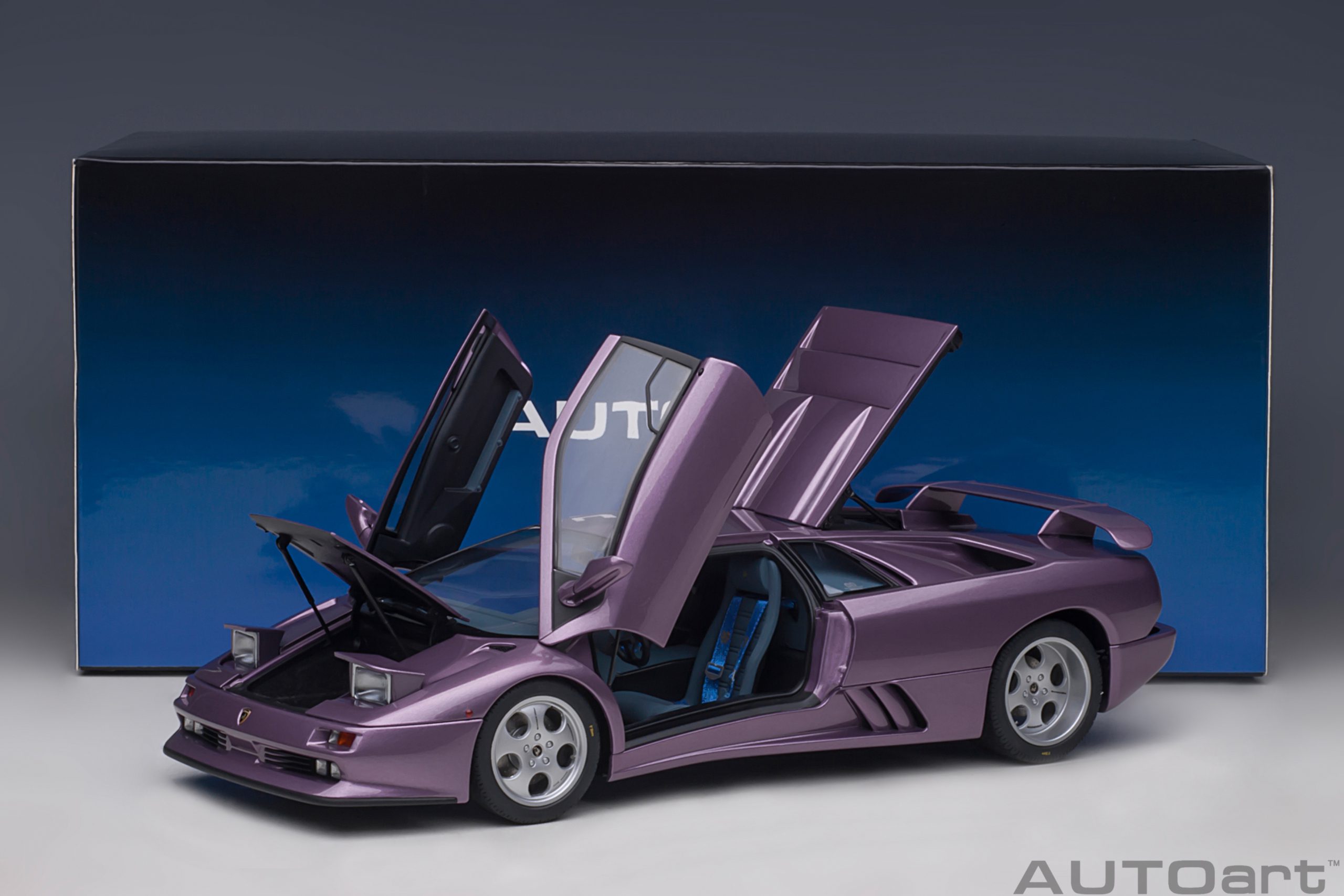 AUTOart Lamborghini Diablo SE30 Jota 1995 1:18 - SE30 Purple - Immagine 20